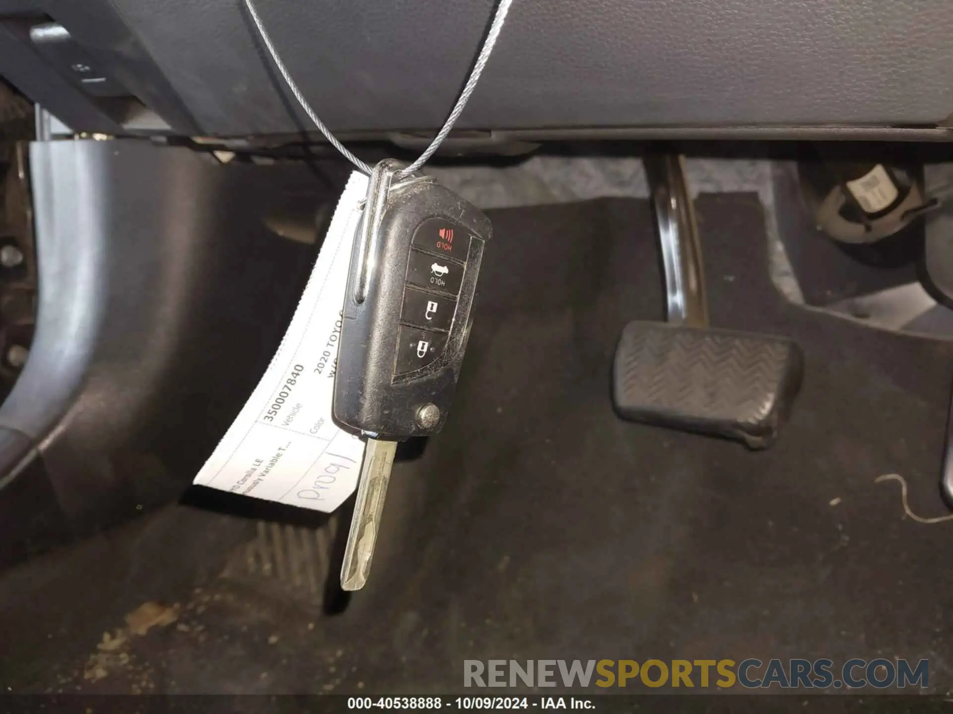 11 Photograph of a damaged car 5YFEPRAE1LP137653 TOYOTA COROLLA 2020