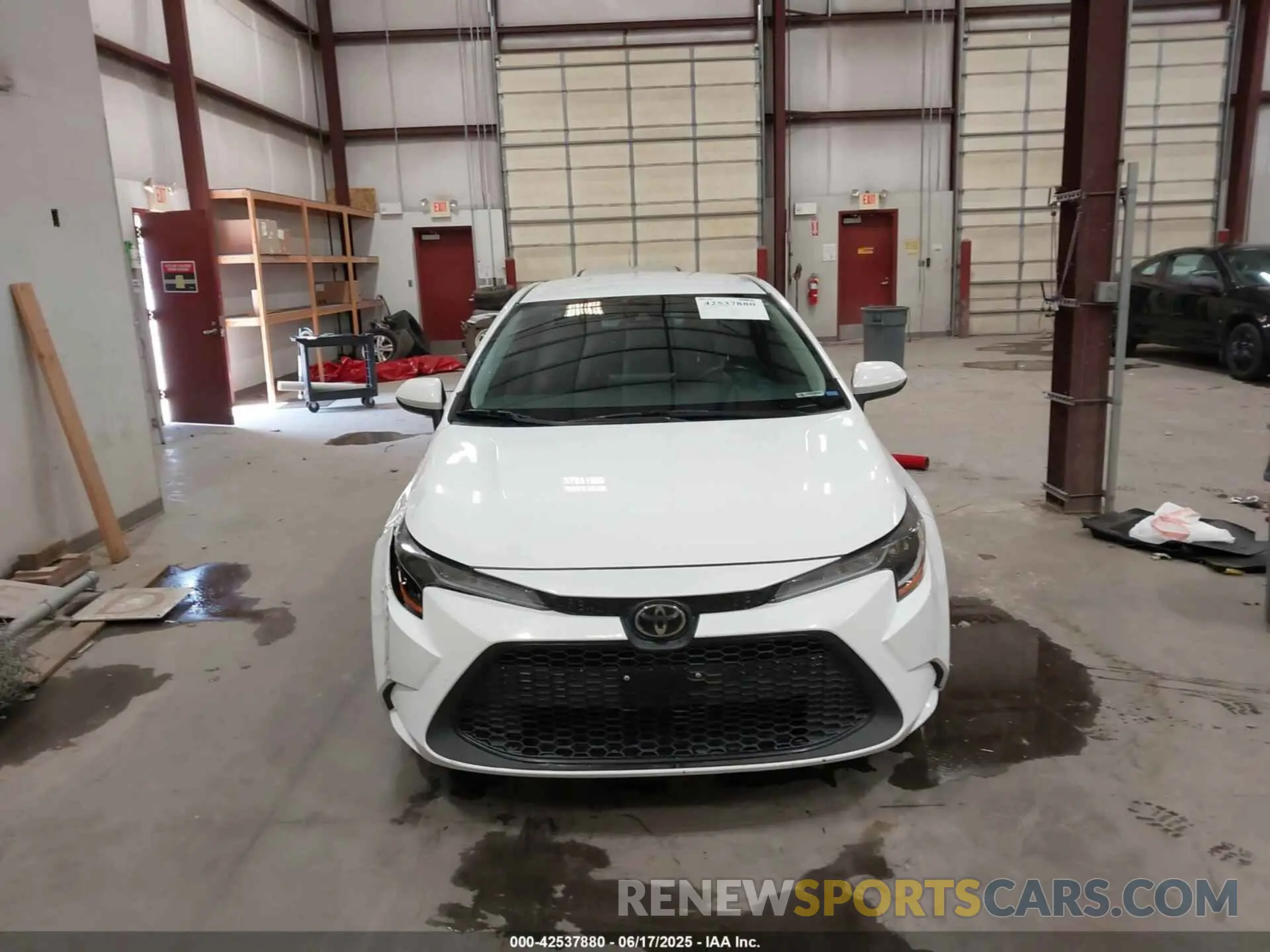 12 Photograph of a damaged car 5YFEPRAE2LP006375 TOYOTA COROLLA 2020