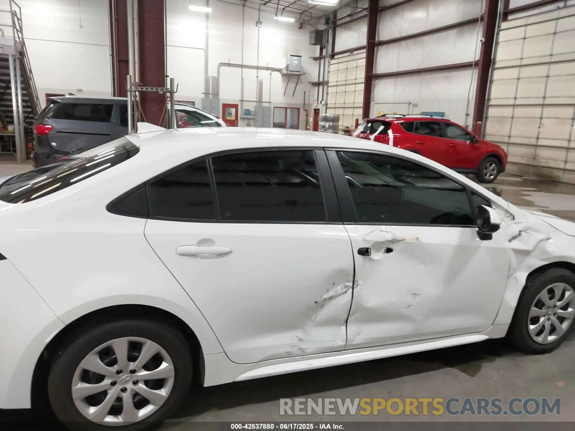 13 Photograph of a damaged car 5YFEPRAE2LP006375 TOYOTA COROLLA 2020