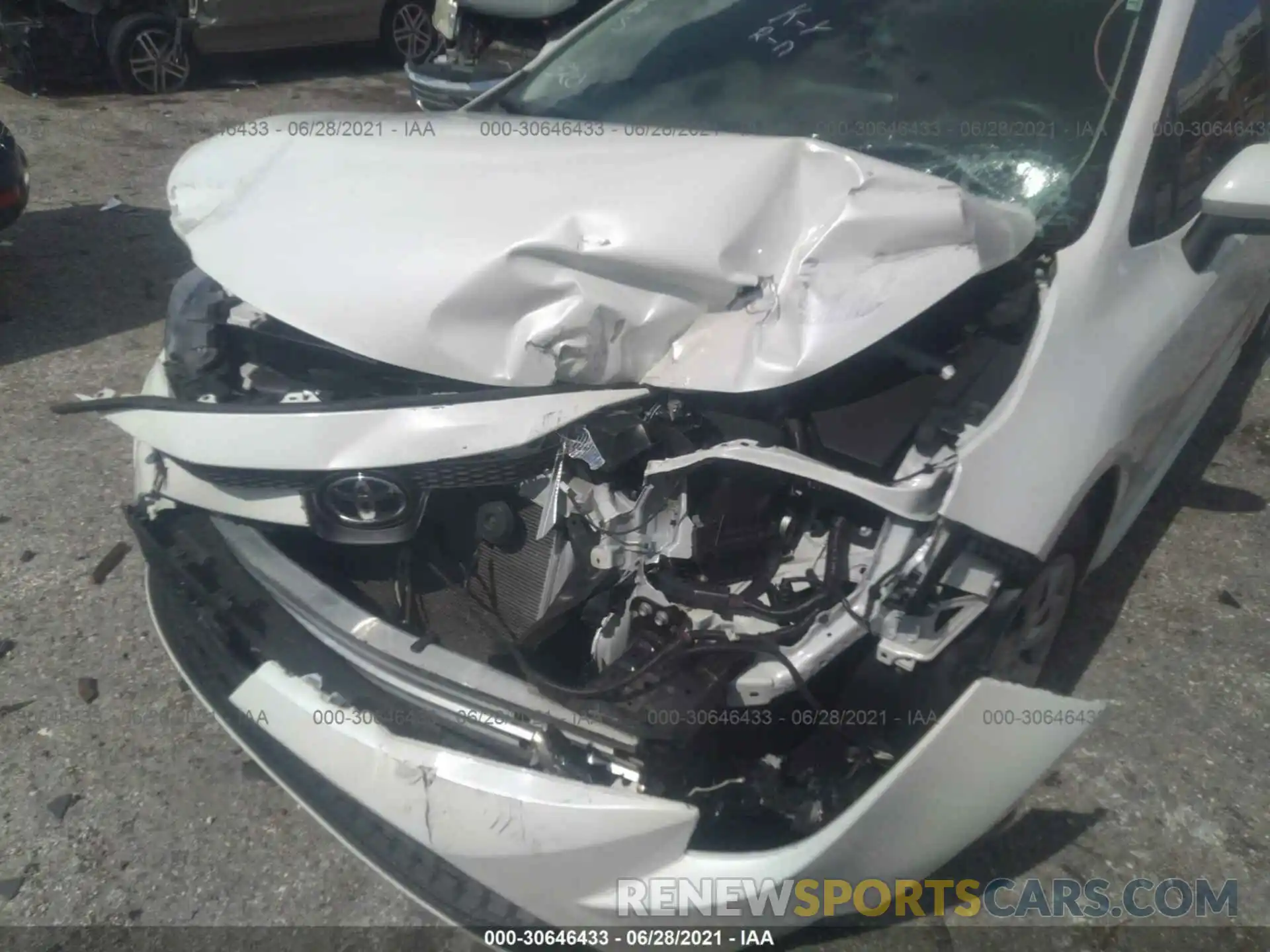 6 Photograph of a damaged car 5YFEPRAE2LP033320 TOYOTA COROLLA 2020