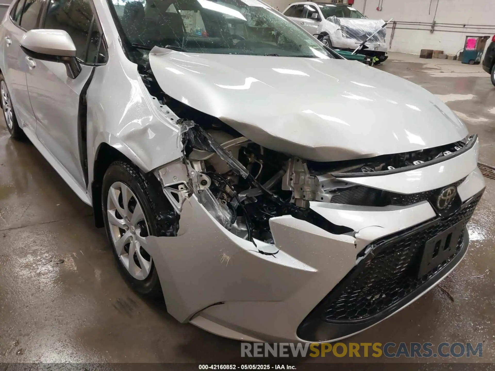 6 Photograph of a damaged car 5YFEPRAE2LP046679 TOYOTA COROLLA 2020
