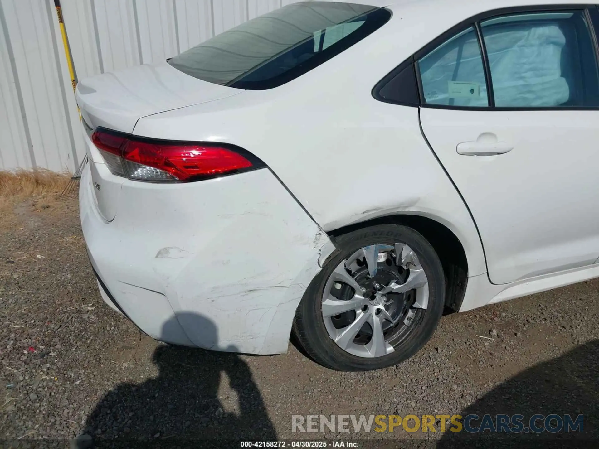 6 Photograph of a damaged car 5YFEPRAE2LP054099 TOYOTA COROLLA 2020