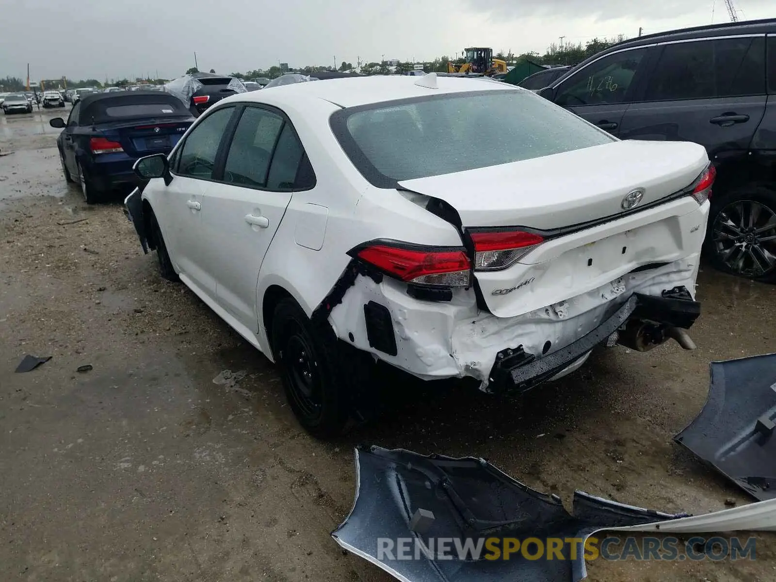 3 Photograph of a damaged car 5YFEPRAE2LP057648 TOYOTA COROLLA 2020
