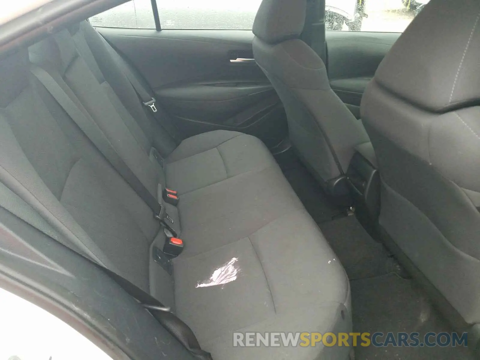 6 Photograph of a damaged car 5YFEPRAE2LP057648 TOYOTA COROLLA 2020