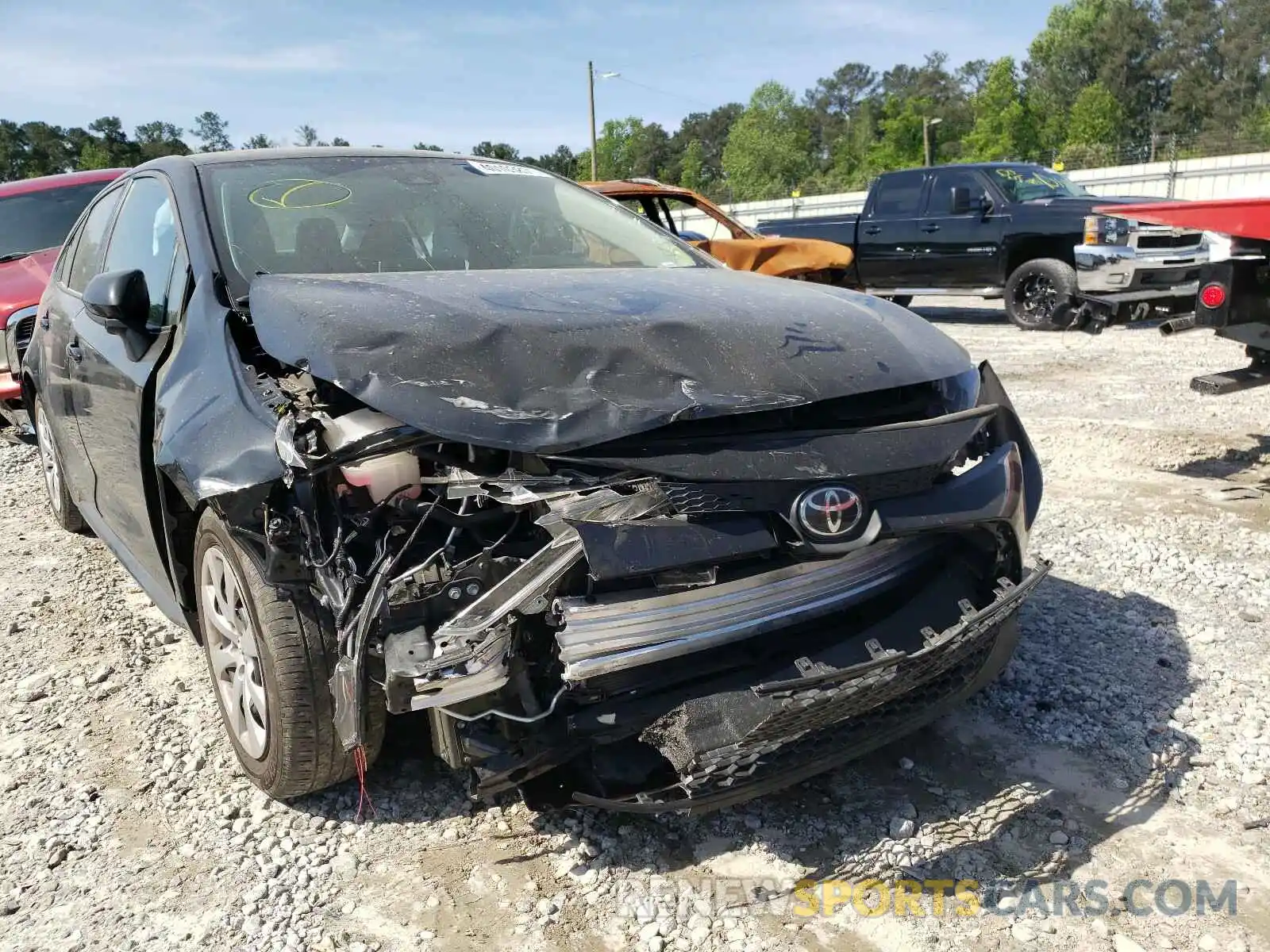 9 Photograph of a damaged car 5YFEPRAE2LP059013 TOYOTA COROLLA 2020