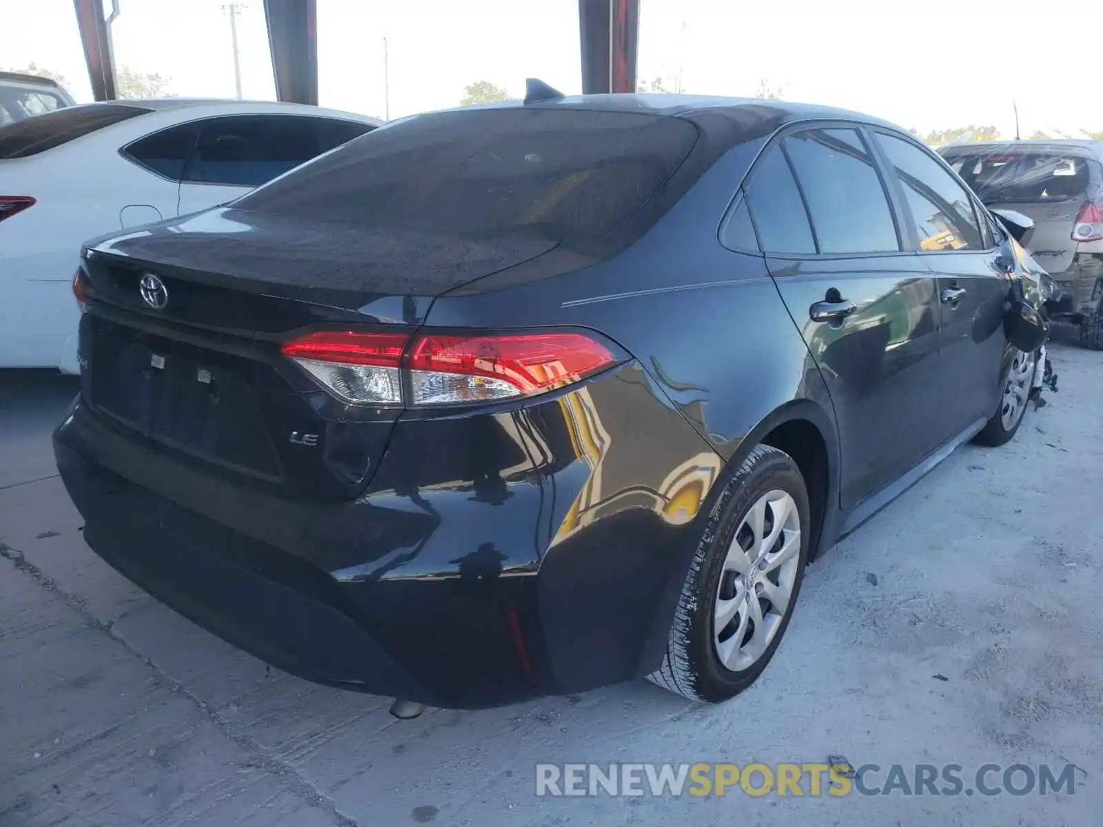 4 Photograph of a damaged car 5YFEPRAE2LP070917 TOYOTA COROLLA 2020