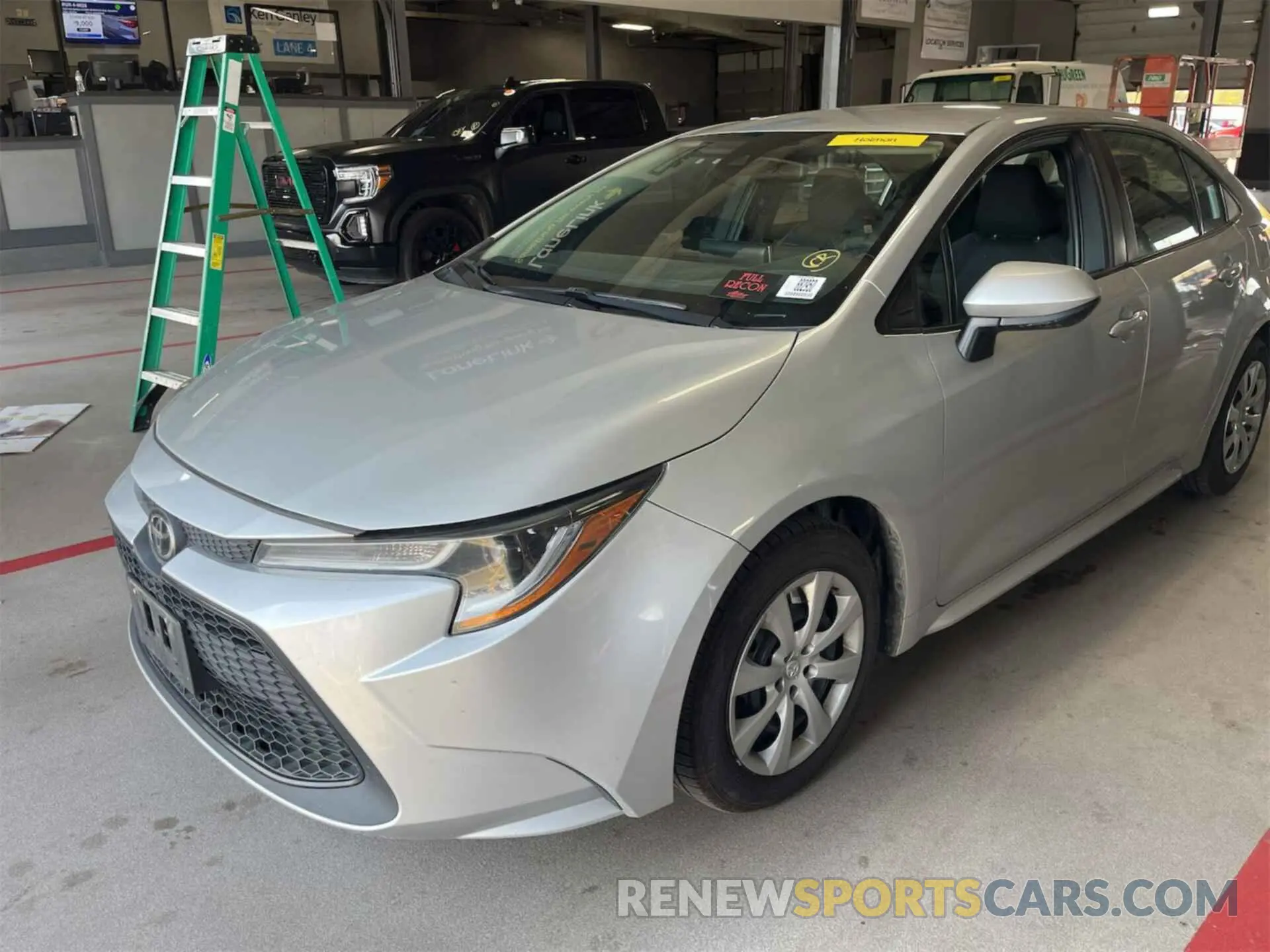 17 Photograph of a damaged car 5YFEPRAE2LP073218 TOYOTA COROLLA 2020