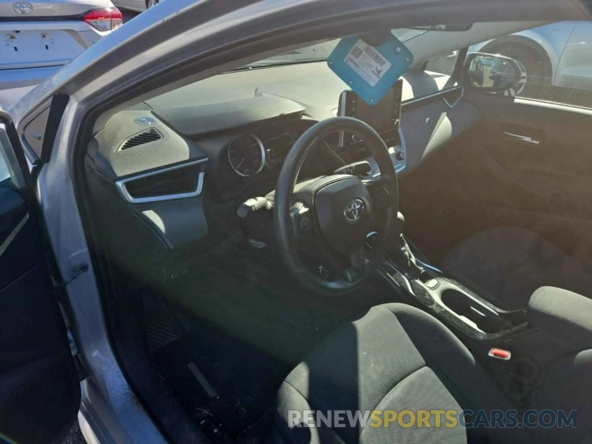 2 Photograph of a damaged car 5YFEPRAE2LP082050 TOYOTA COROLLA 2020