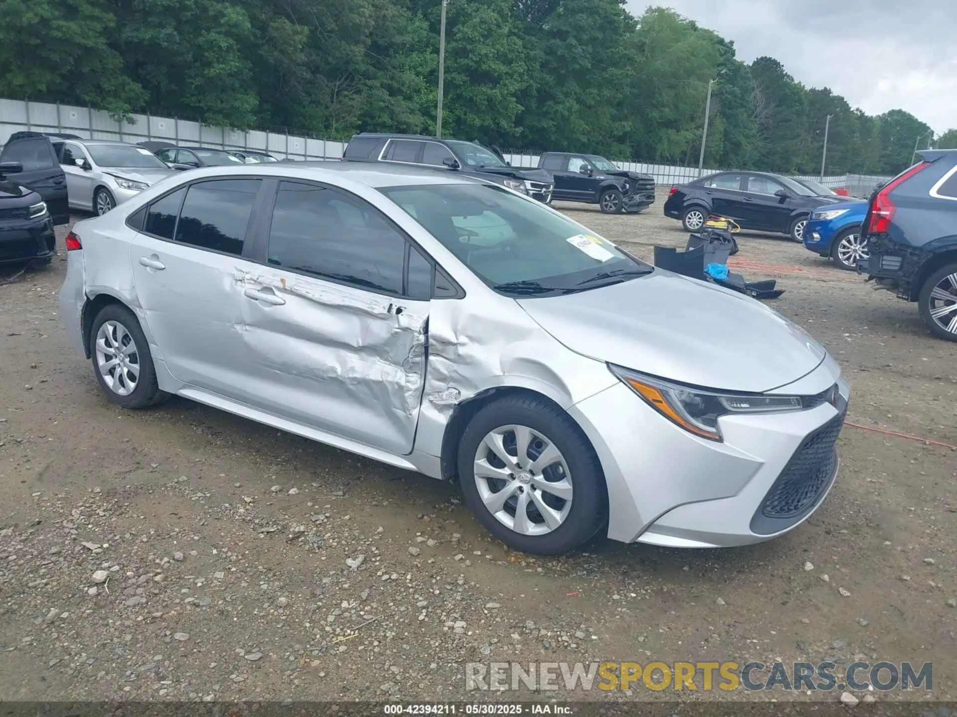 1 Photograph of a damaged car 5YFEPRAE2LP084171 TOYOTA COROLLA 2020