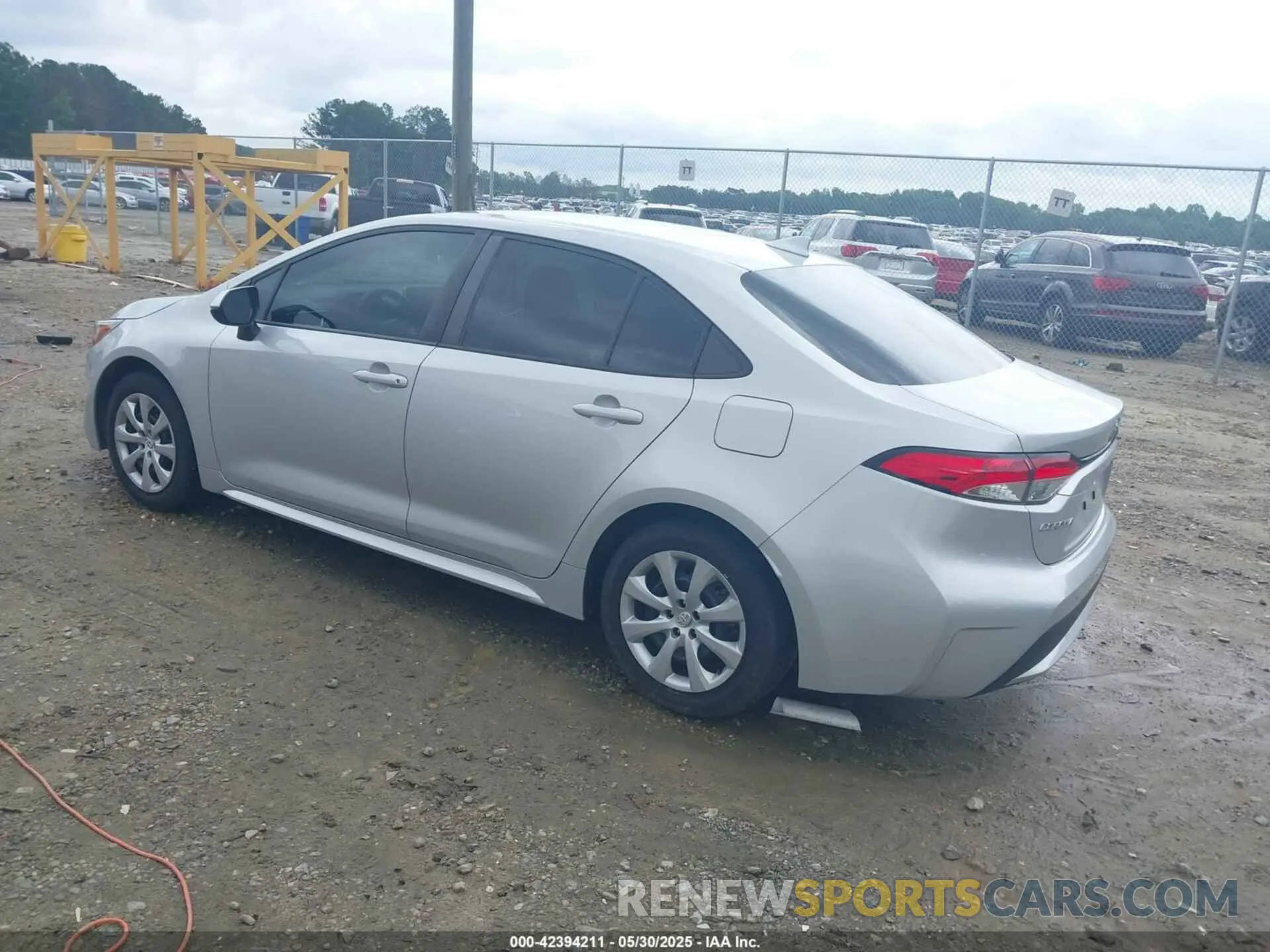3 Photograph of a damaged car 5YFEPRAE2LP084171 TOYOTA COROLLA 2020