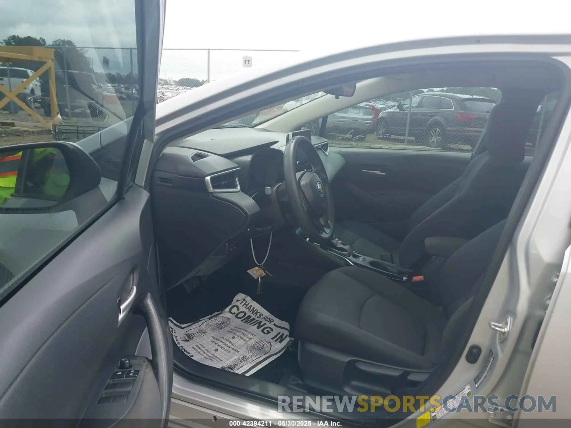 5 Photograph of a damaged car 5YFEPRAE2LP084171 TOYOTA COROLLA 2020