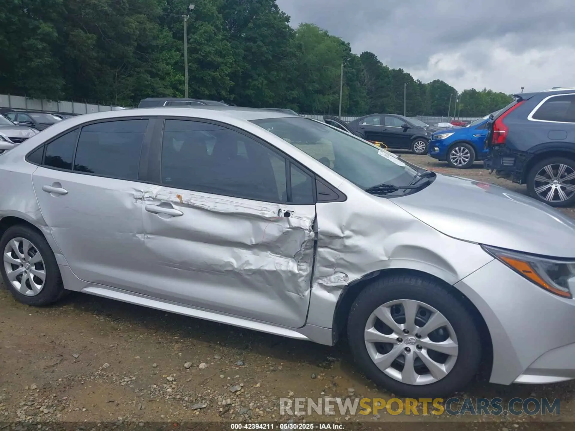 6 Photograph of a damaged car 5YFEPRAE2LP084171 TOYOTA COROLLA 2020
