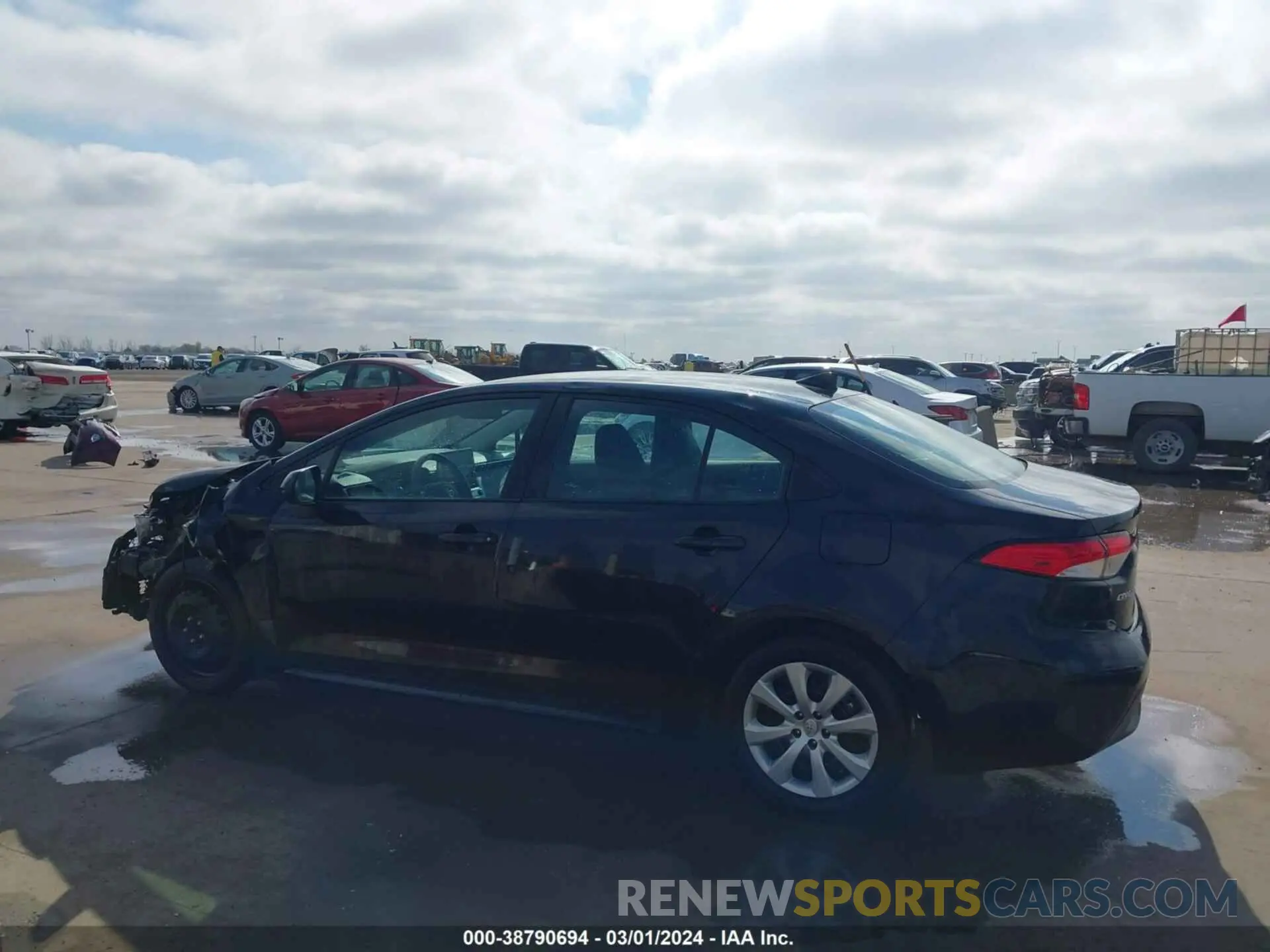 15 Photograph of a damaged car 5YFEPRAE2LP087765 TOYOTA COROLLA 2020