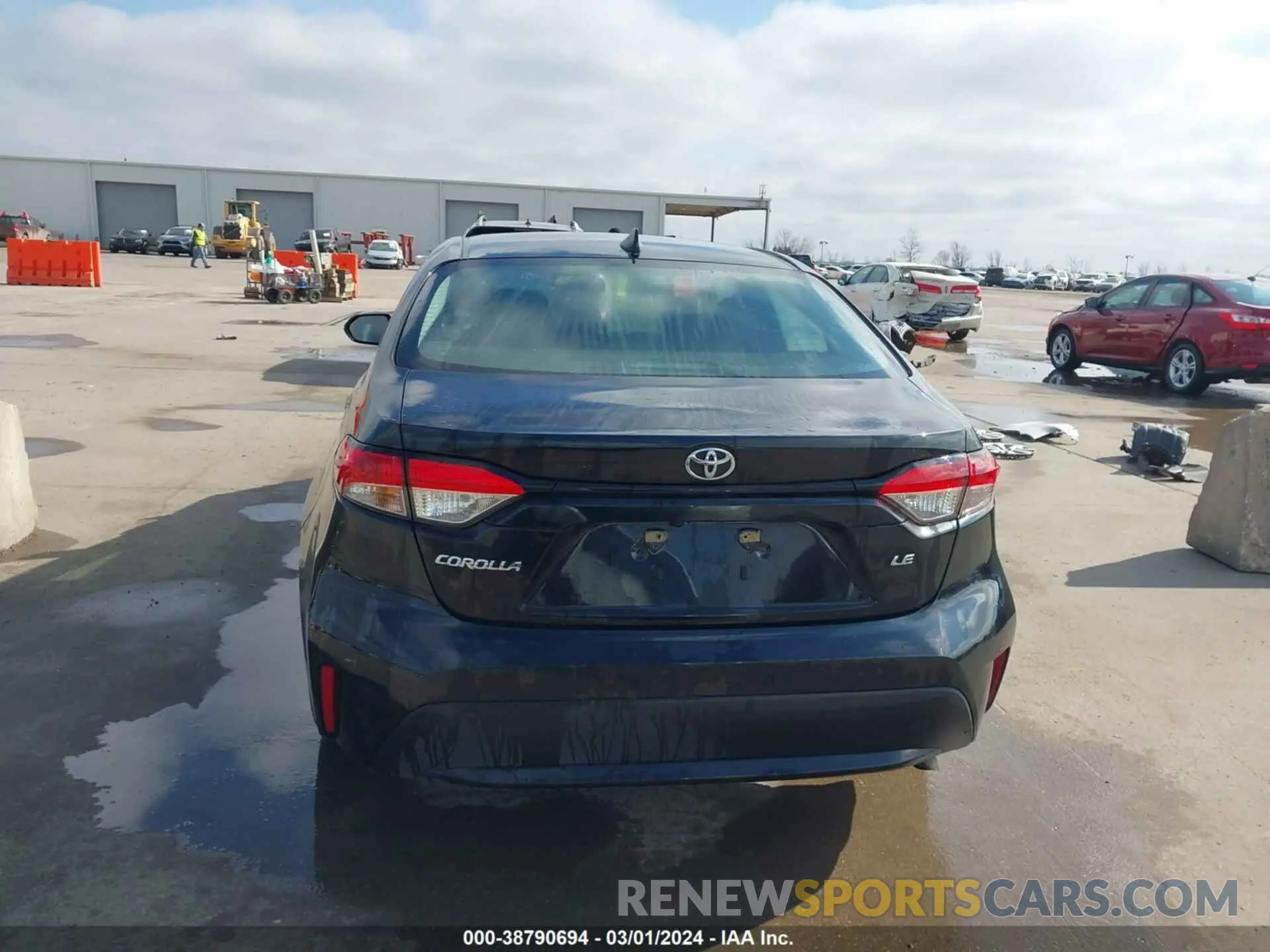 17 Photograph of a damaged car 5YFEPRAE2LP087765 TOYOTA COROLLA 2020