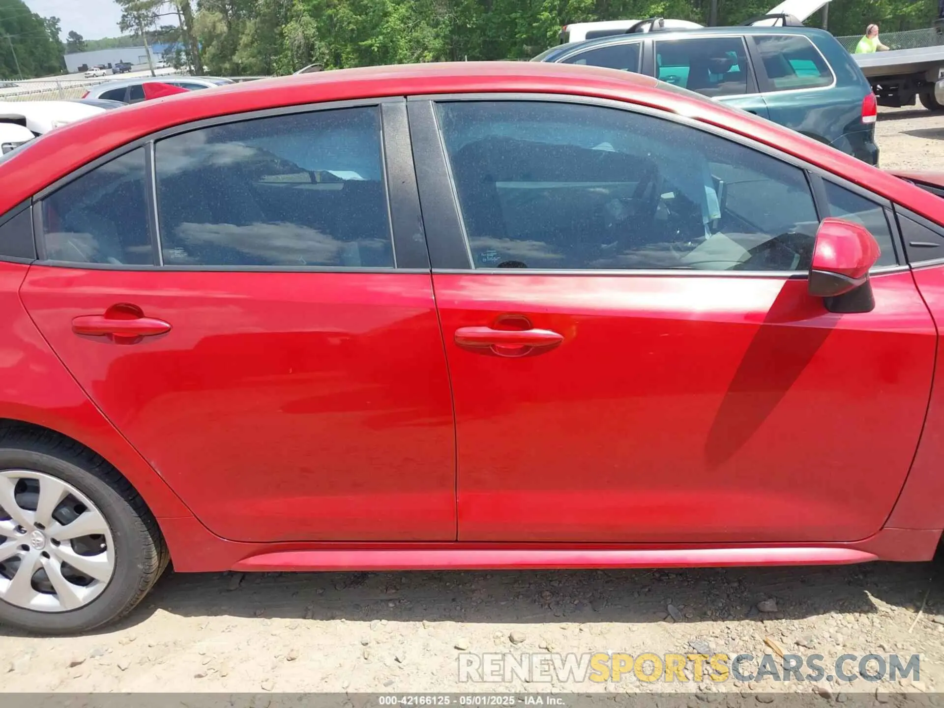 13 Photograph of a damaged car 5YFEPRAE2LP105200 TOYOTA COROLLA 2020
