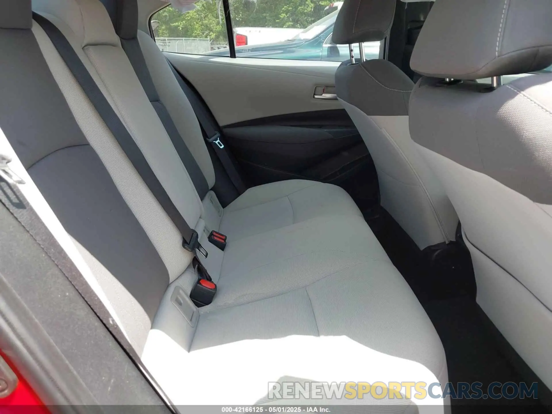8 Photograph of a damaged car 5YFEPRAE2LP105200 TOYOTA COROLLA 2020