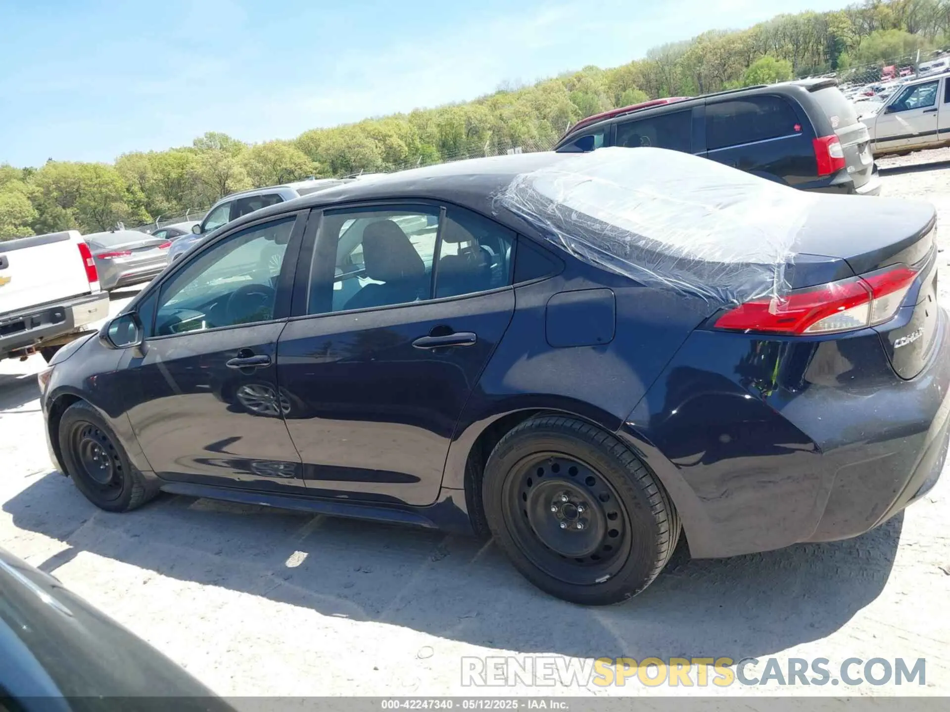 14 Photograph of a damaged car 5YFEPRAE2LP108601 TOYOTA COROLLA 2020