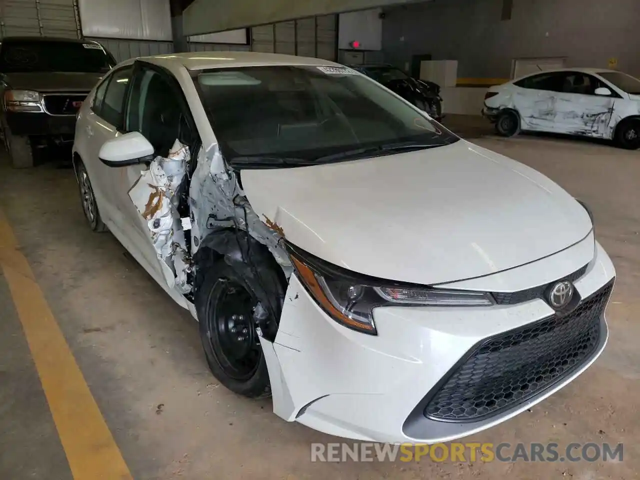 1 Photograph of a damaged car 5YFEPRAE2LP110431 TOYOTA COROLLA 2020