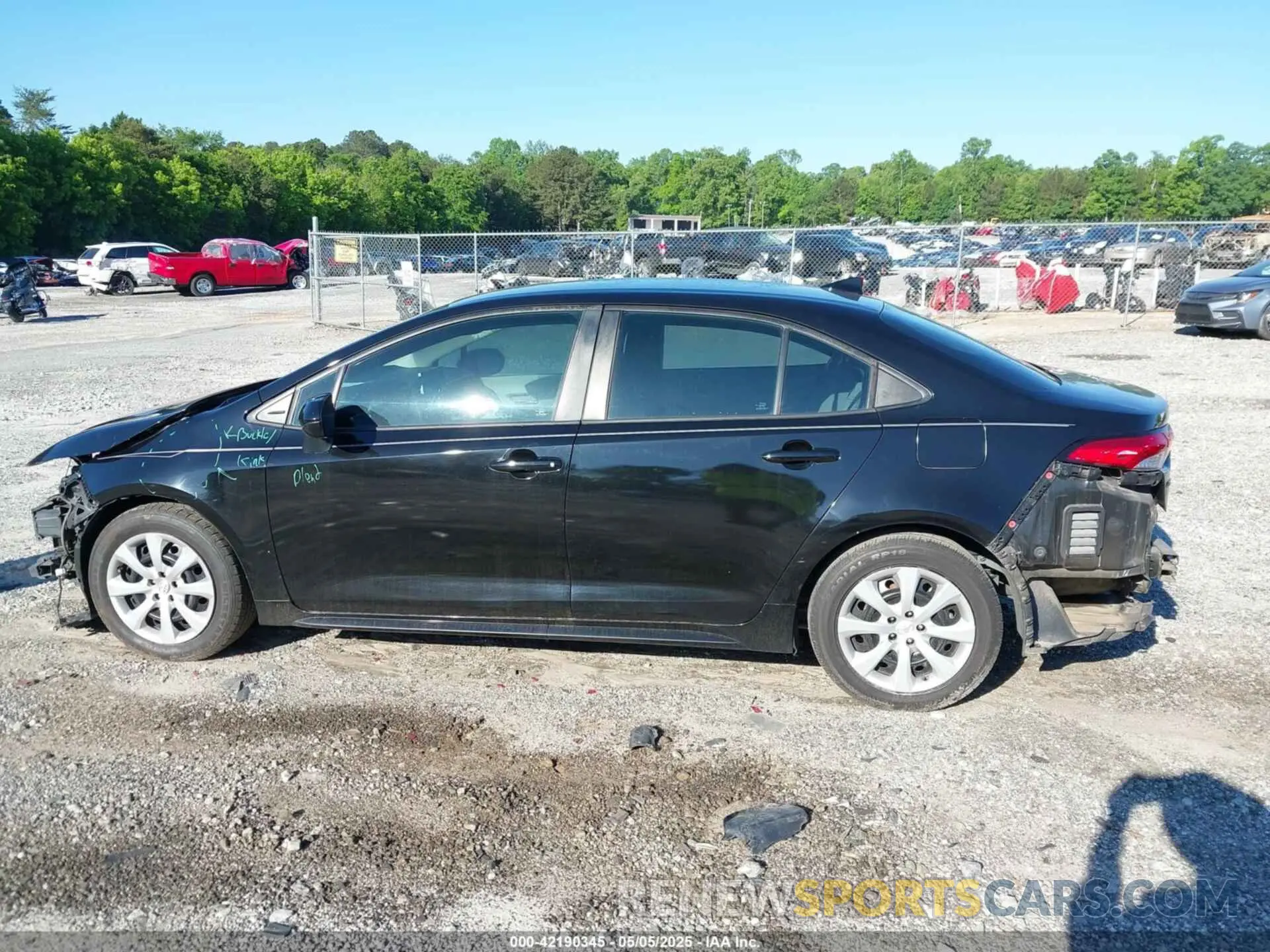 15 Photograph of a damaged car 5YFEPRAE2LP110526 TOYOTA COROLLA 2020