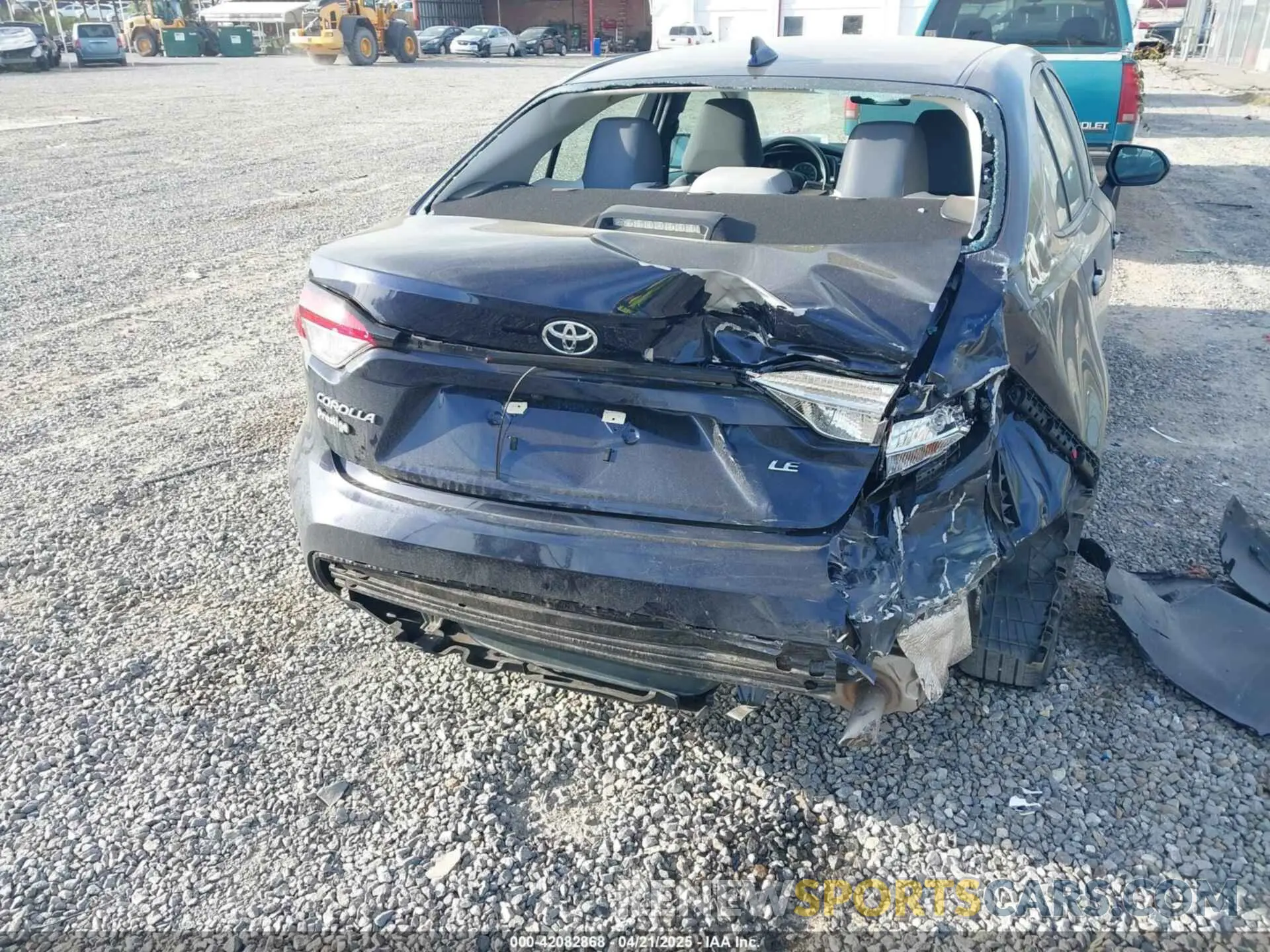 6 Photograph of a damaged car 5YFEPRAE2LP110672 TOYOTA COROLLA 2020