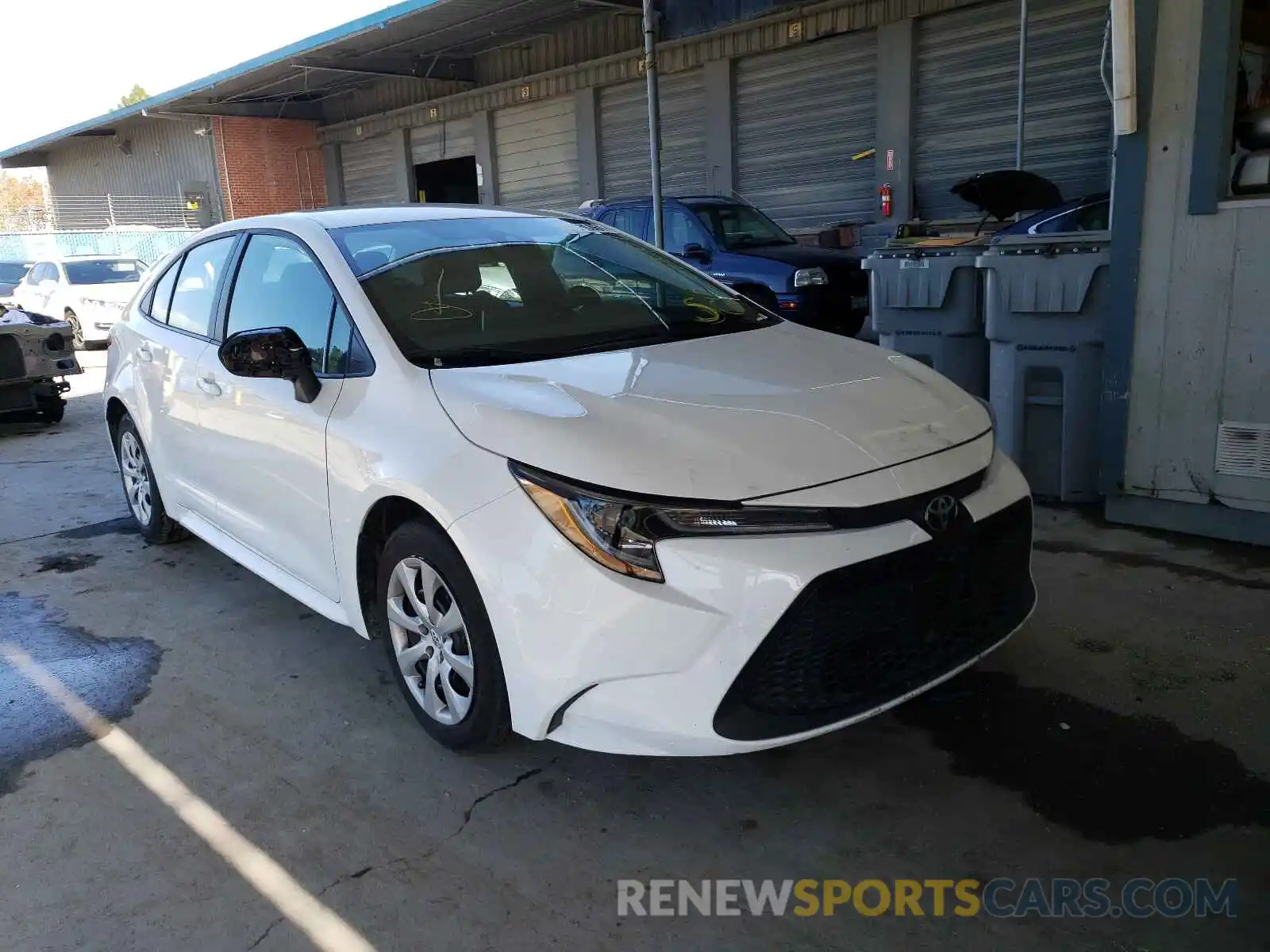 1 Photograph of a damaged car 5YFEPRAE2LP121199 TOYOTA COROLLA 2020