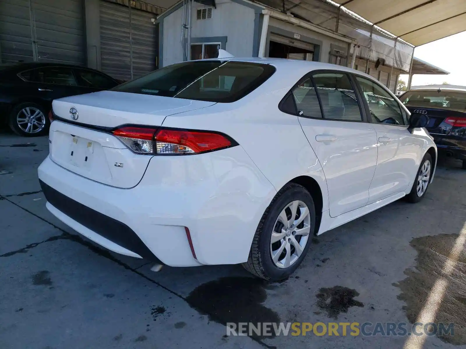 4 Photograph of a damaged car 5YFEPRAE2LP121199 TOYOTA COROLLA 2020