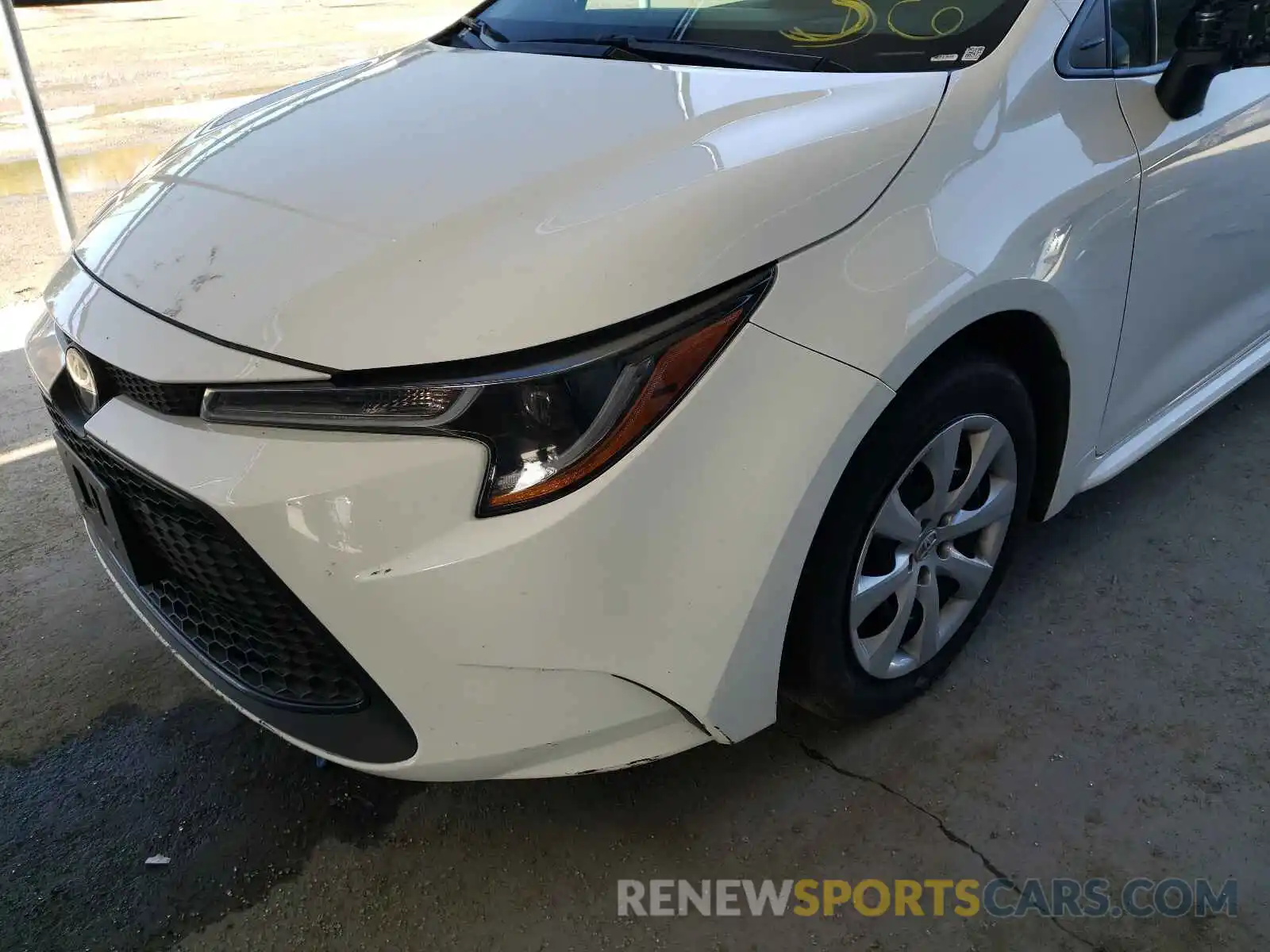 9 Photograph of a damaged car 5YFEPRAE2LP121199 TOYOTA COROLLA 2020