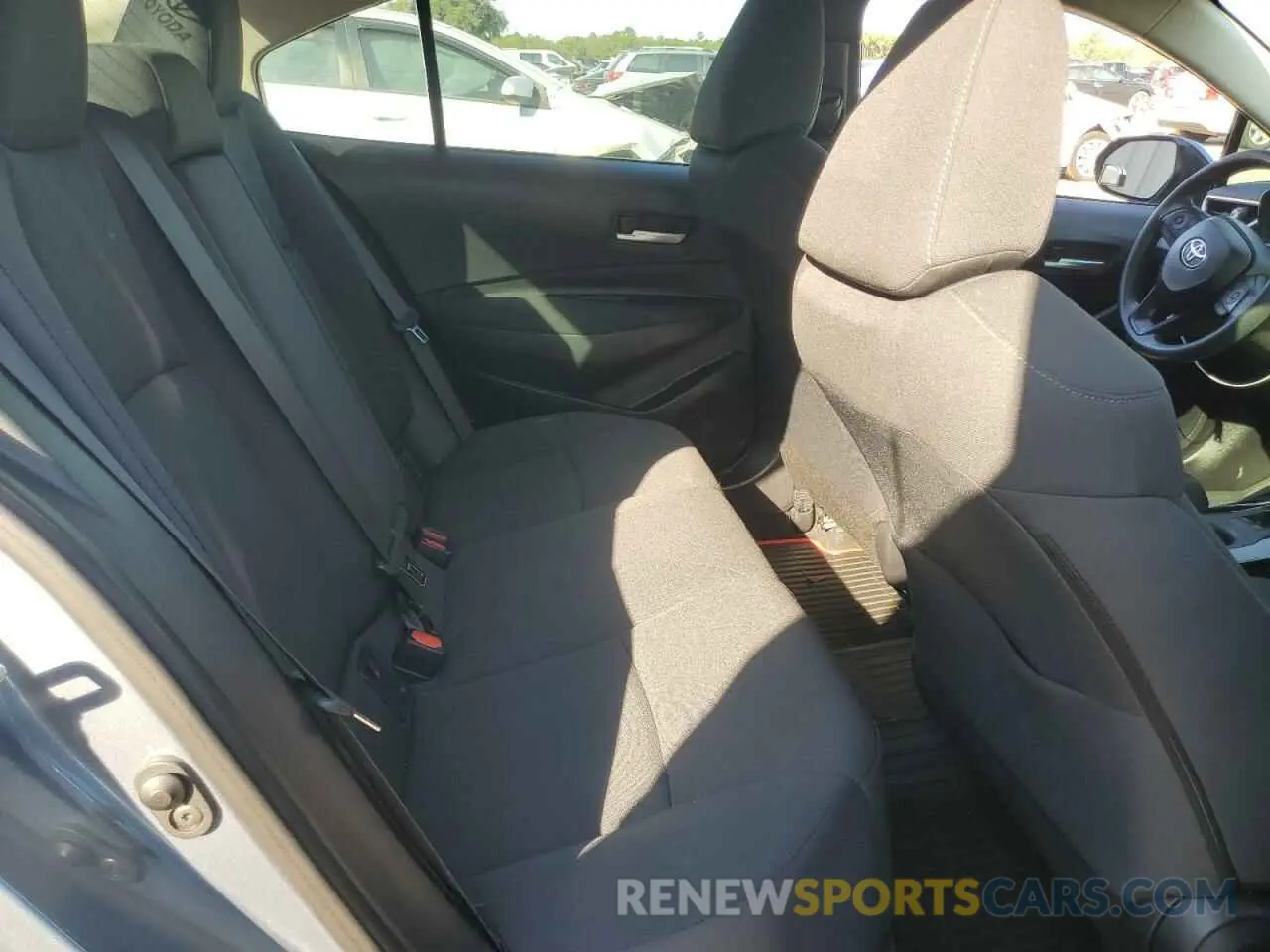 10 Photograph of a damaged car 5YFEPRAE2LP121798 TOYOTA COROLLA 2020