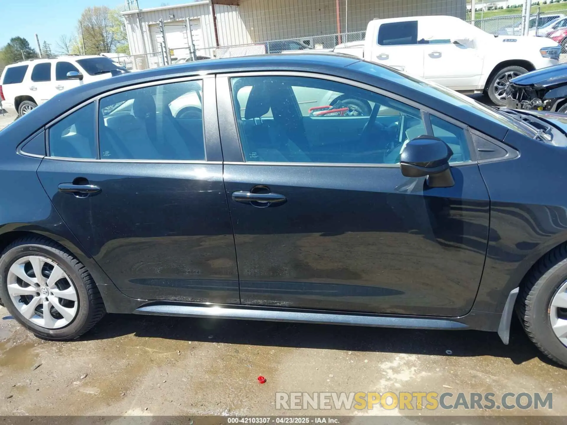14 Photograph of a damaged car 5YFEPRAE2LP123034 TOYOTA COROLLA 2020