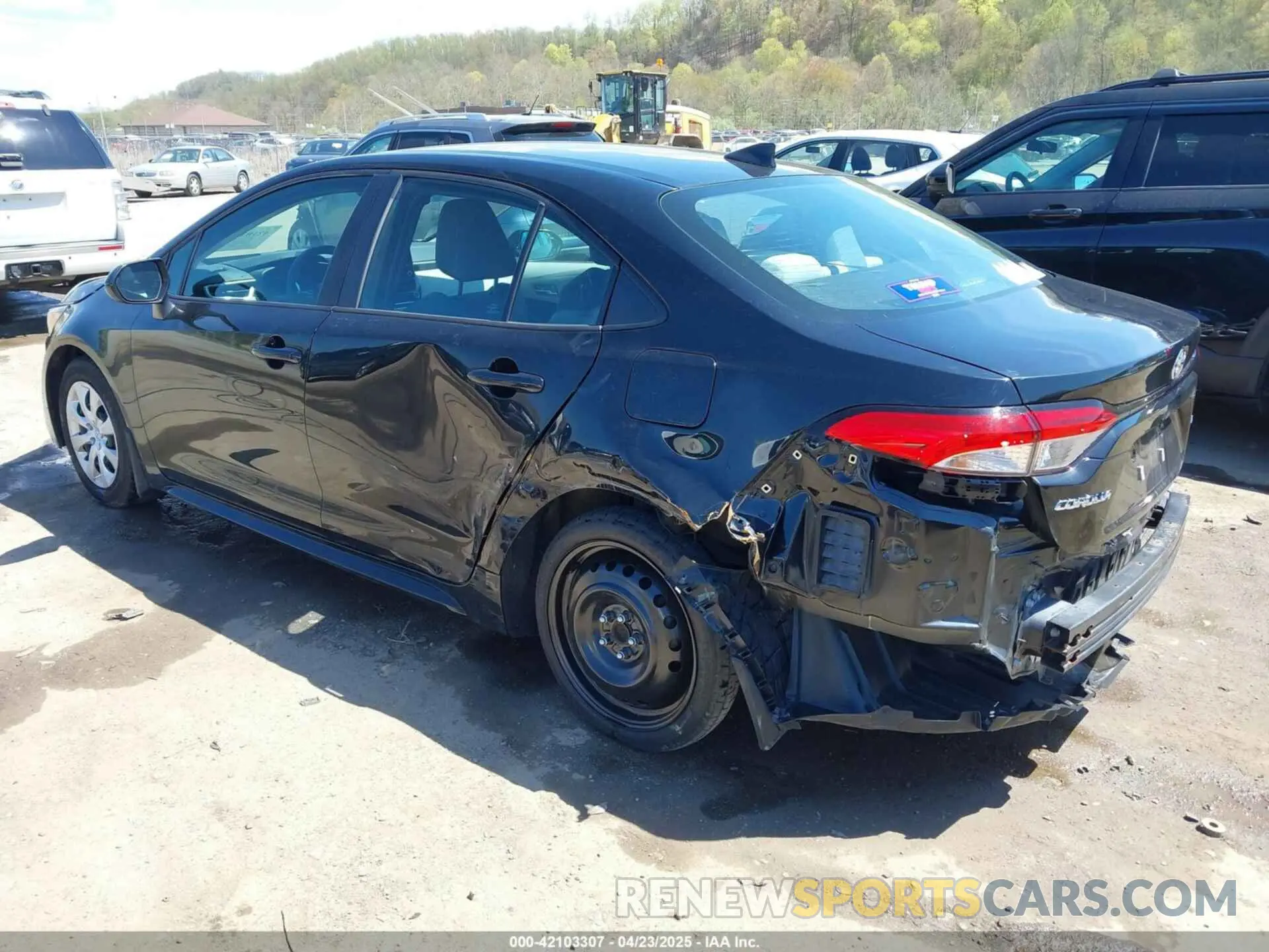 3 Photograph of a damaged car 5YFEPRAE2LP123034 TOYOTA COROLLA 2020