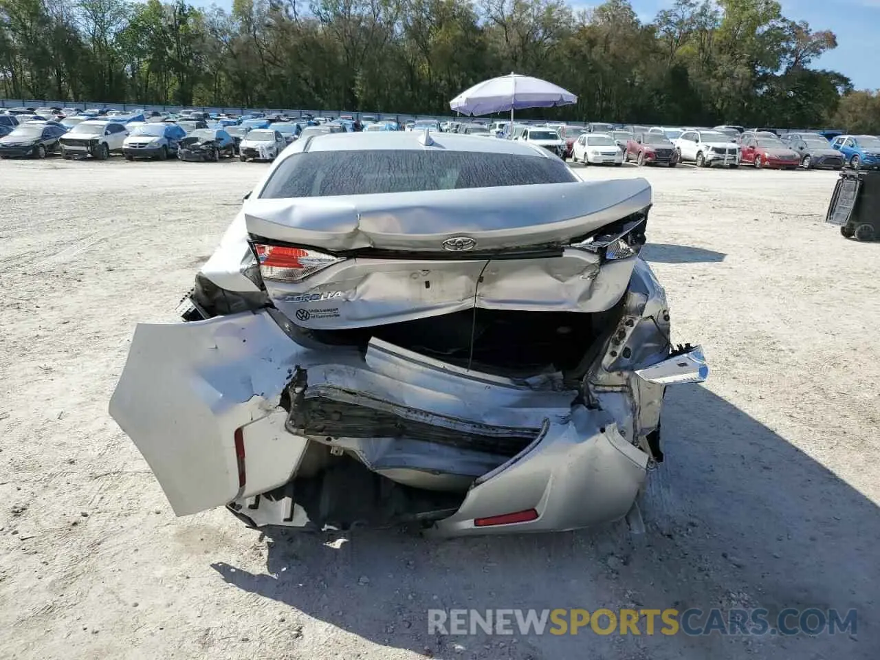 6 Photograph of a damaged car 5YFEPRAE2LP125382 TOYOTA COROLLA 2020