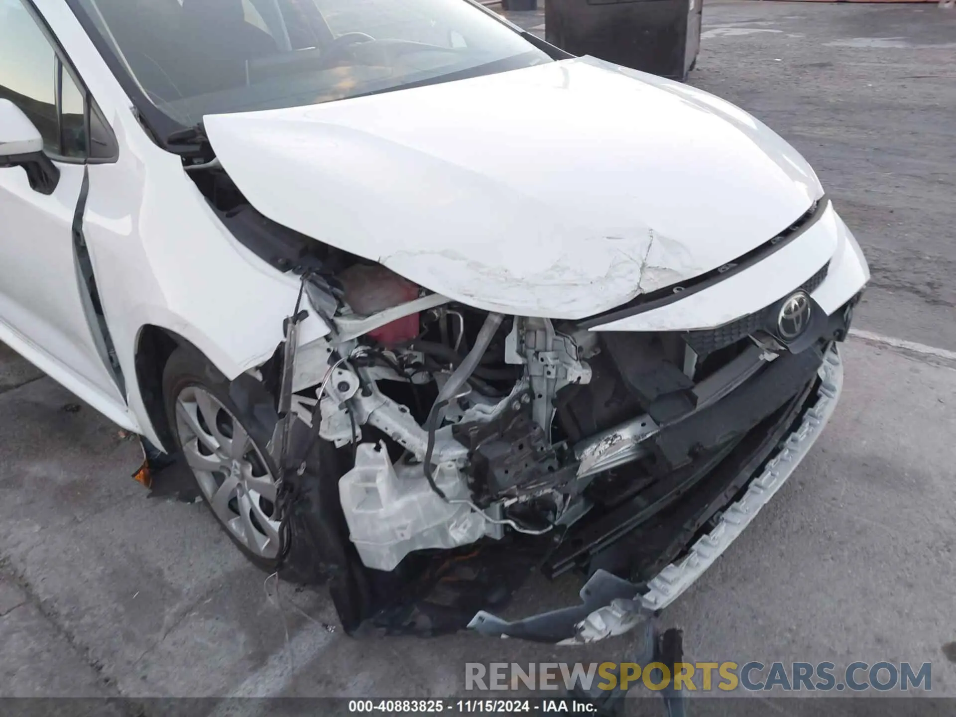 6 Photograph of a damaged car 5YFEPRAE2LP126354 TOYOTA COROLLA 2020