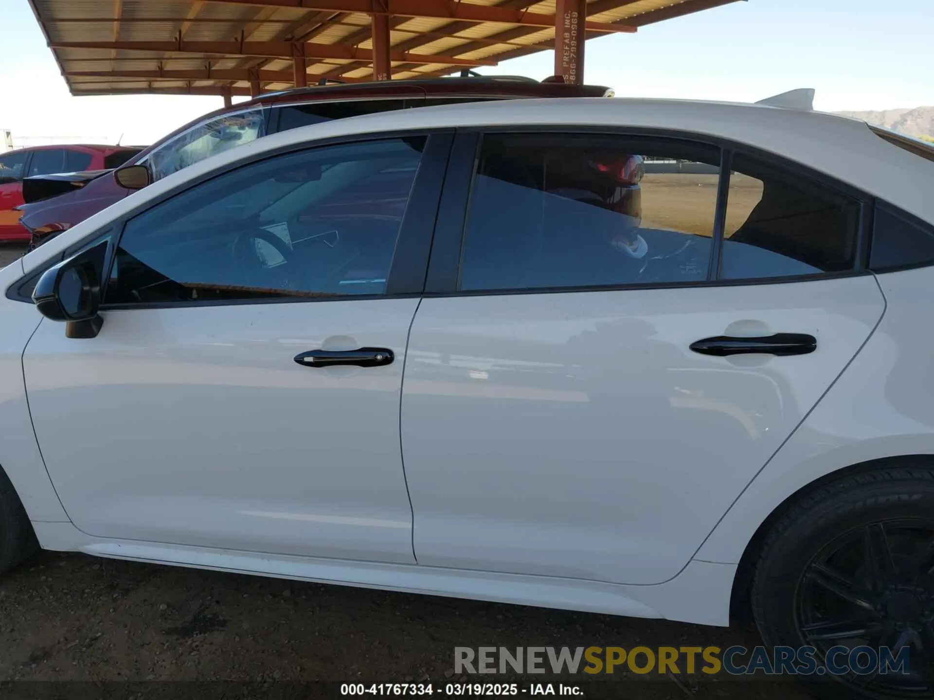 15 Photograph of a damaged car 5YFEPRAE2LP144904 TOYOTA COROLLA 2020