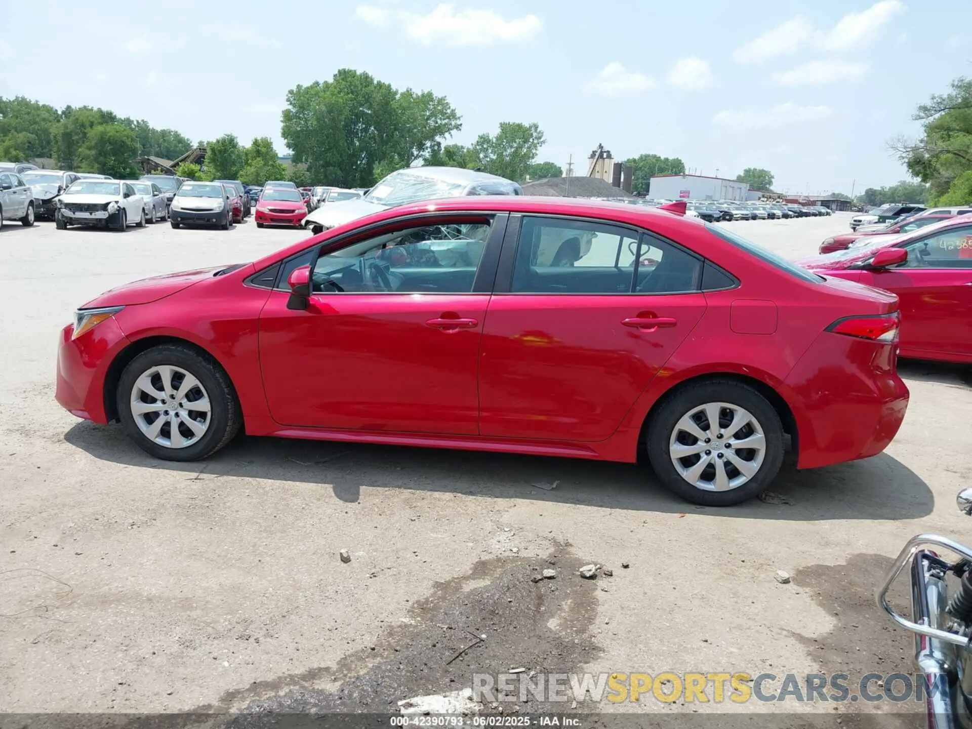 15 Photograph of a damaged car 5YFEPRAE3LP008197 TOYOTA COROLLA 2020