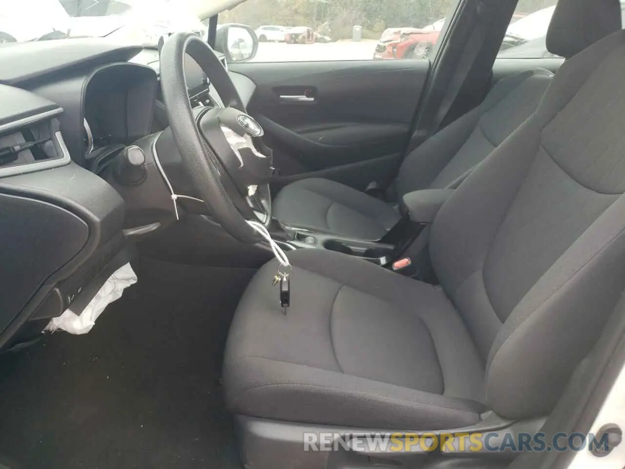7 Photograph of a damaged car 5YFEPRAE3LP026585 TOYOTA COROLLA 2020