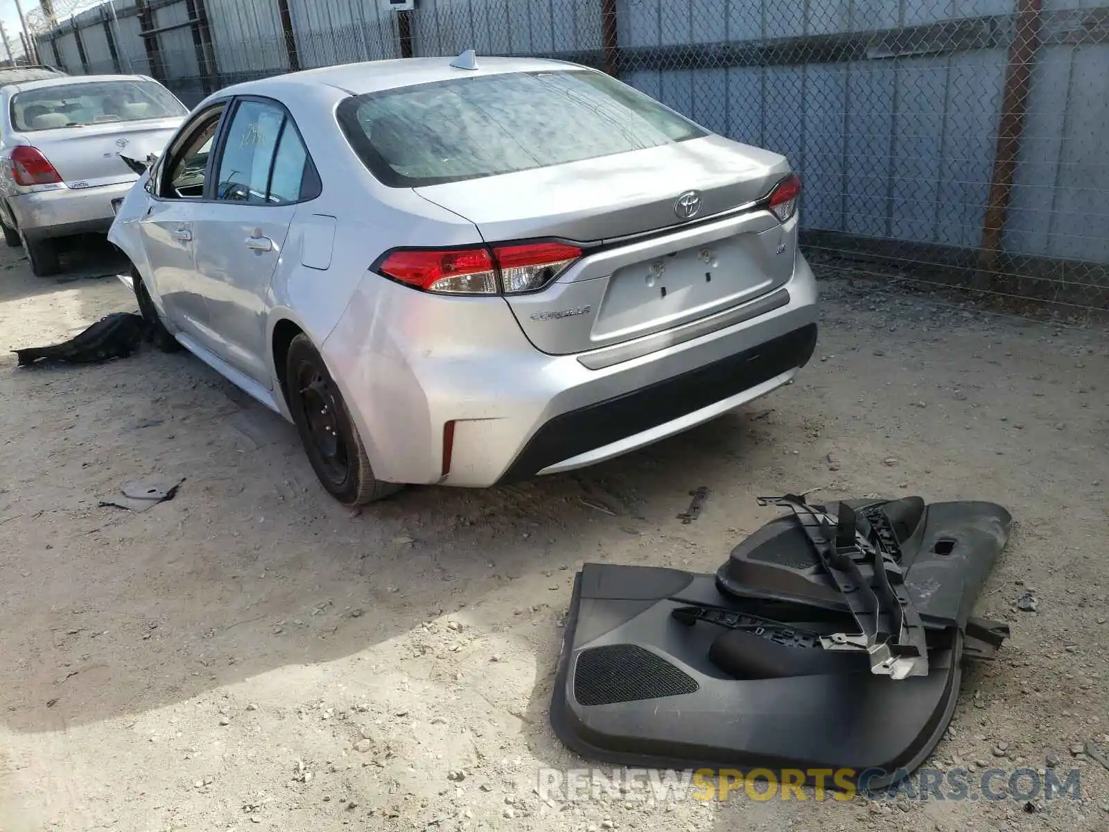 3 Photograph of a damaged car 5YFEPRAE3LP037554 TOYOTA COROLLA 2020