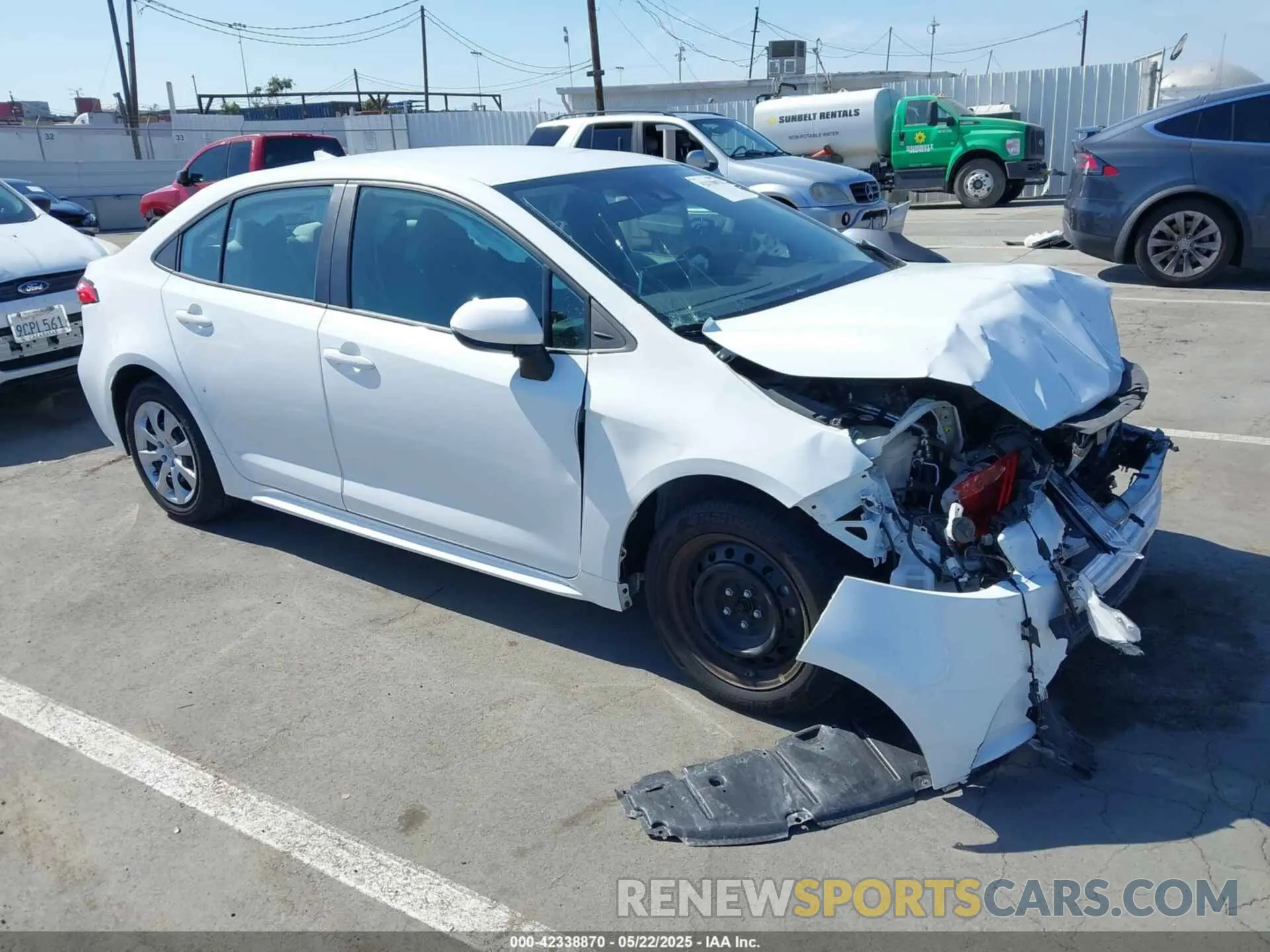 1 Photograph of a damaged car 5YFEPRAE3LP039367 TOYOTA COROLLA 2020
