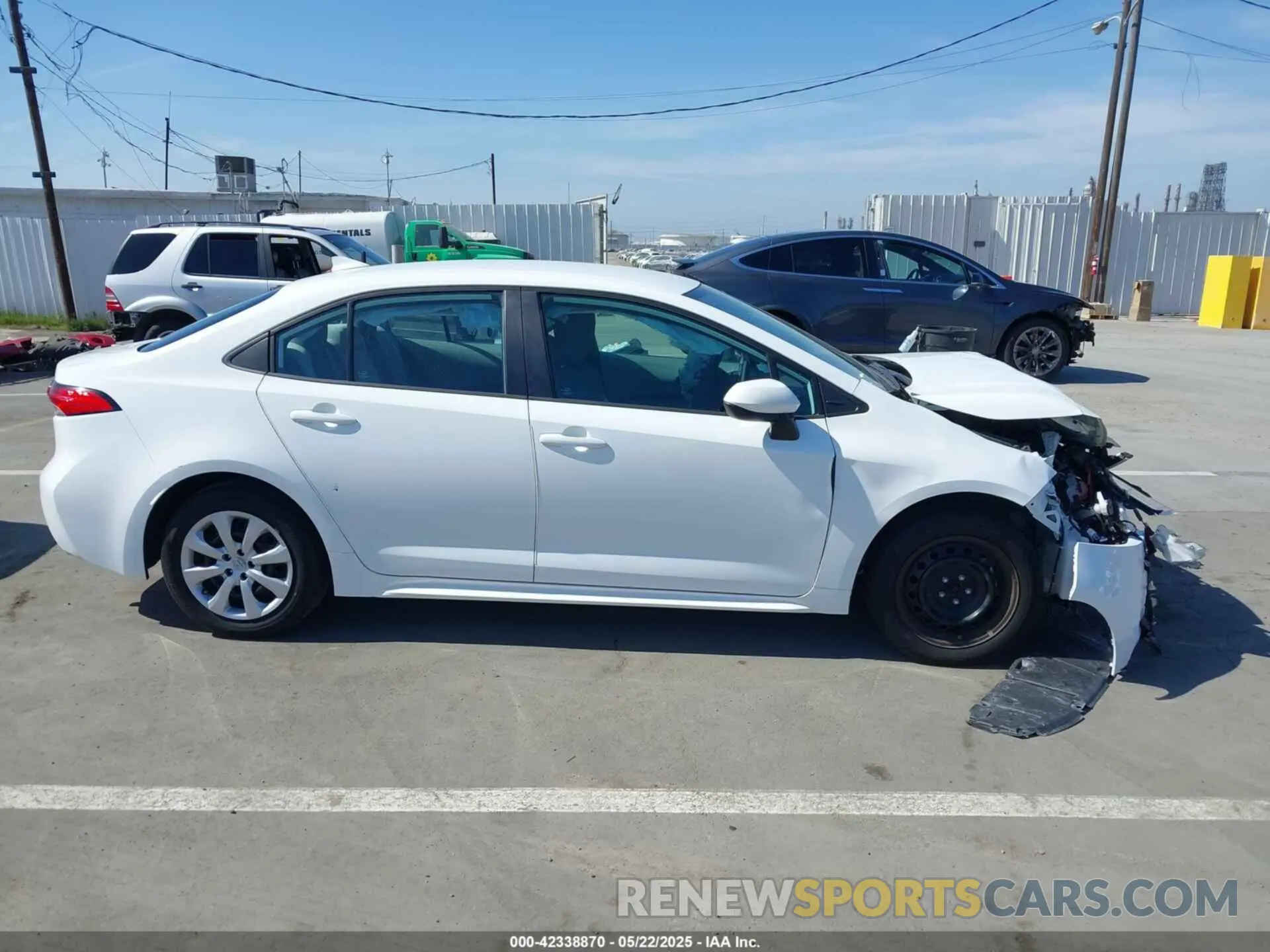 14 Photograph of a damaged car 5YFEPRAE3LP039367 TOYOTA COROLLA 2020
