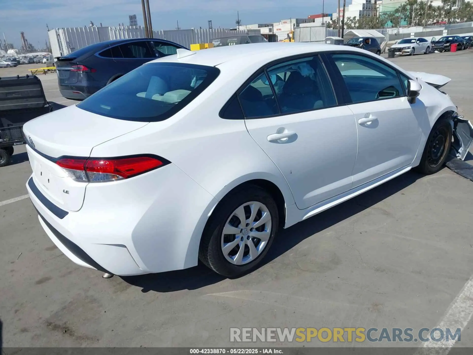 4 Photograph of a damaged car 5YFEPRAE3LP039367 TOYOTA COROLLA 2020
