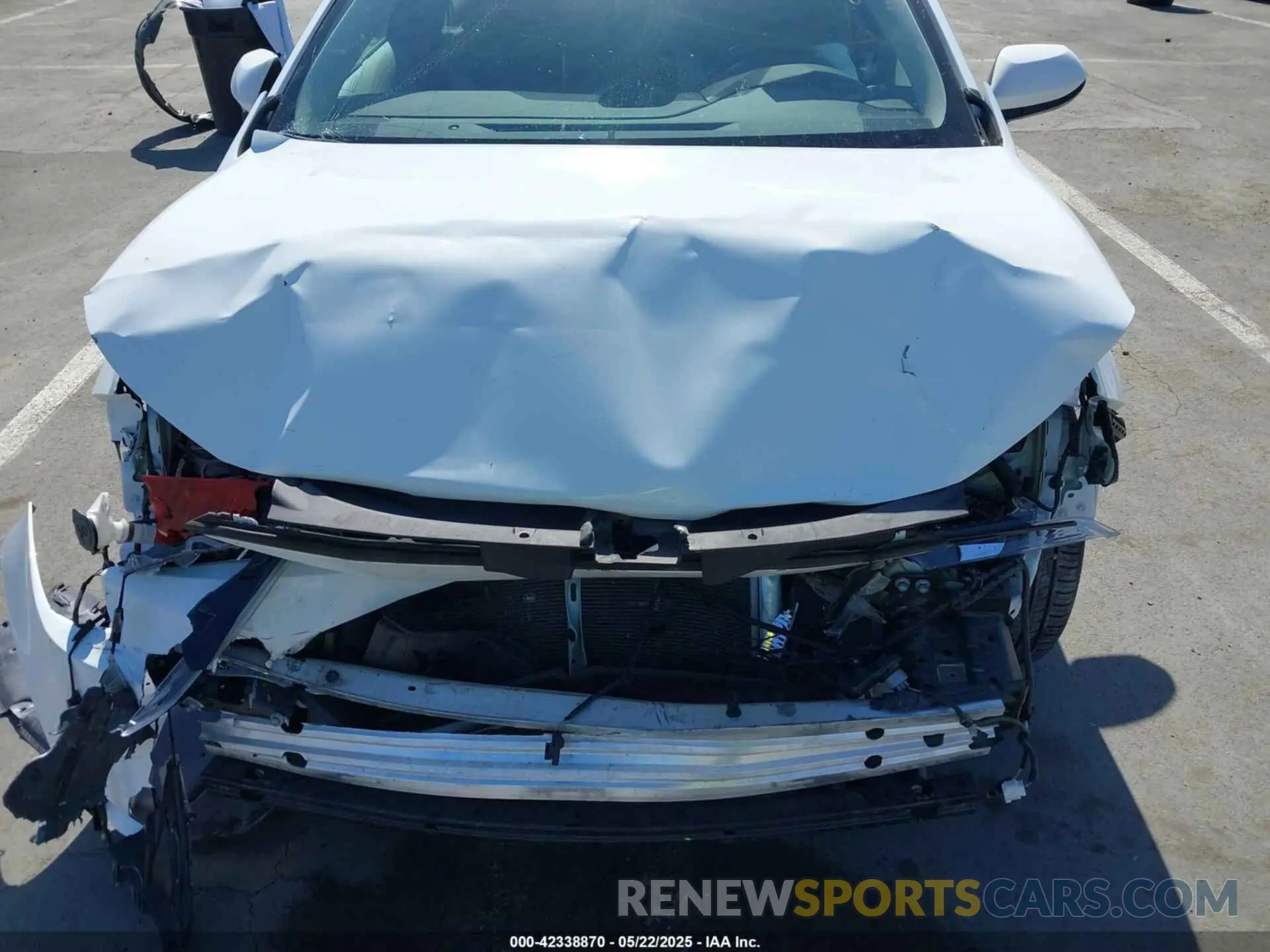 6 Photograph of a damaged car 5YFEPRAE3LP039367 TOYOTA COROLLA 2020
