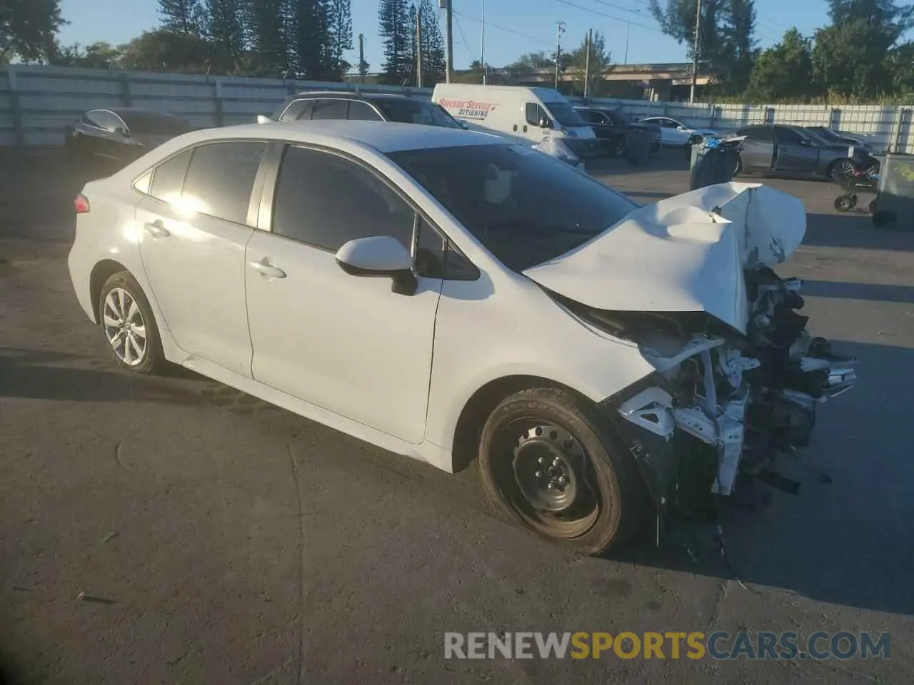 4 Photograph of a damaged car 5YFEPRAE3LP042608 TOYOTA COROLLA 2020