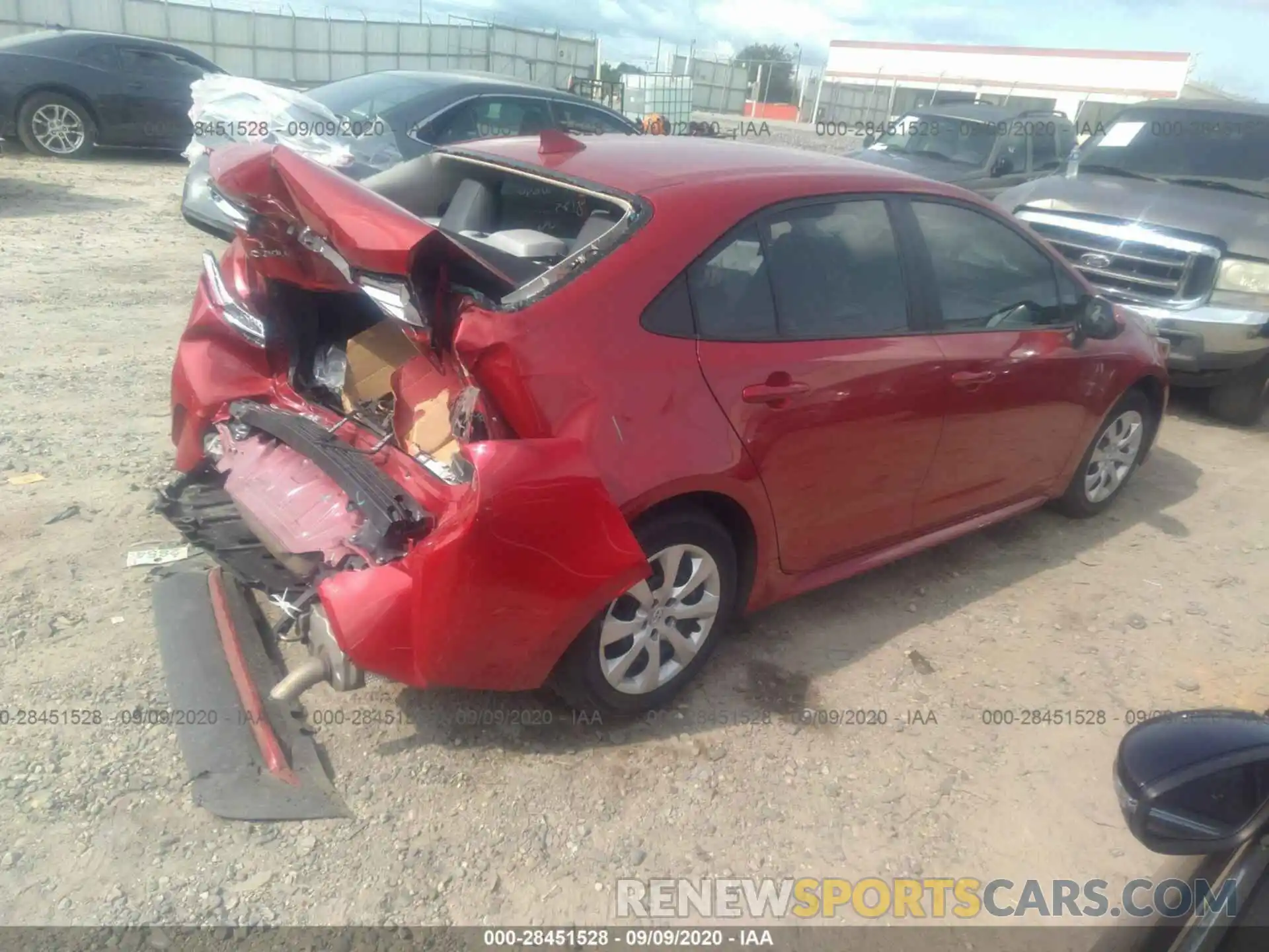 4 Photograph of a damaged car 5YFEPRAE3LP061191 TOYOTA COROLLA 2020