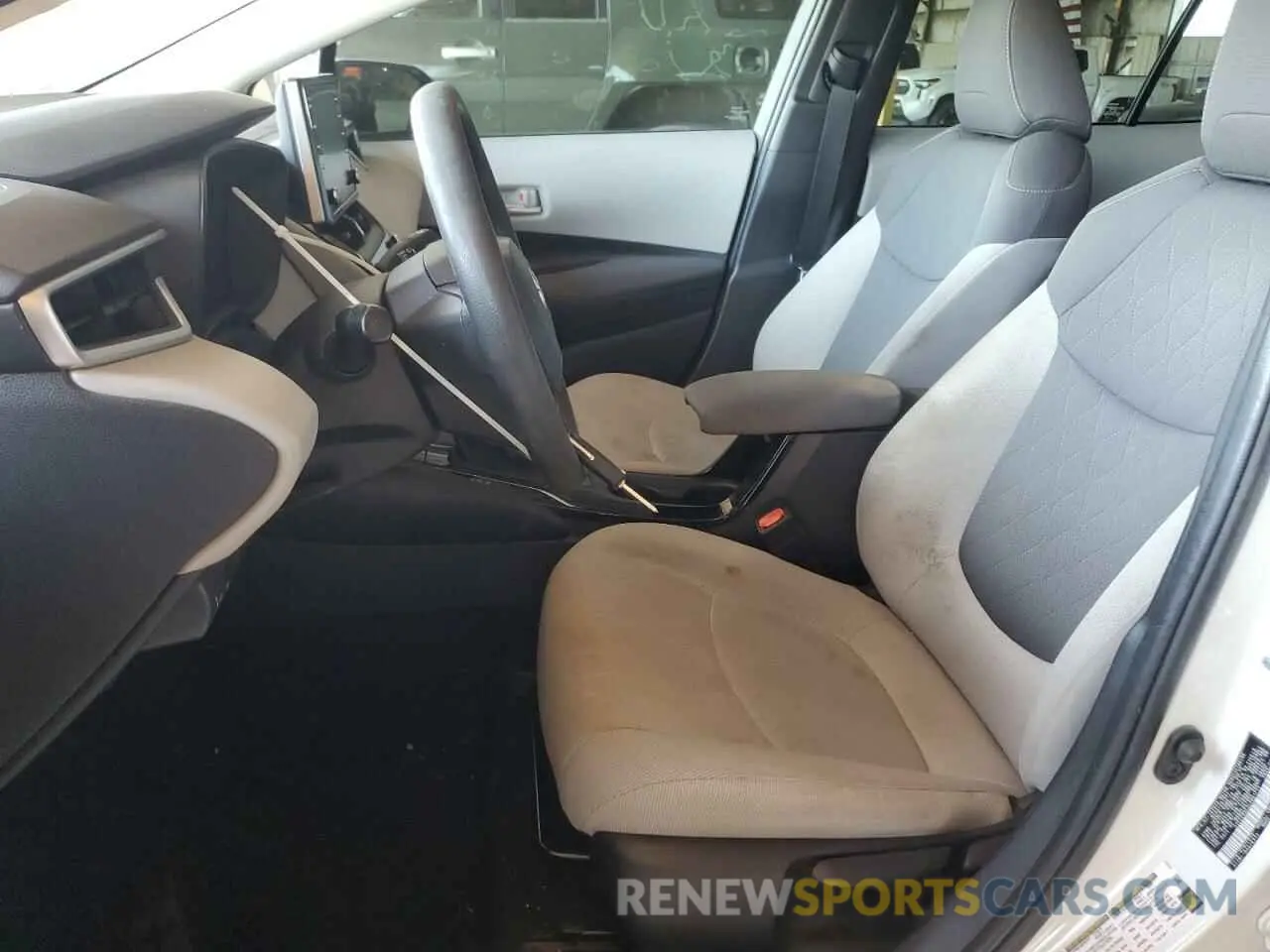 7 Photograph of a damaged car 5YFEPRAE3LP061711 TOYOTA COROLLA 2020