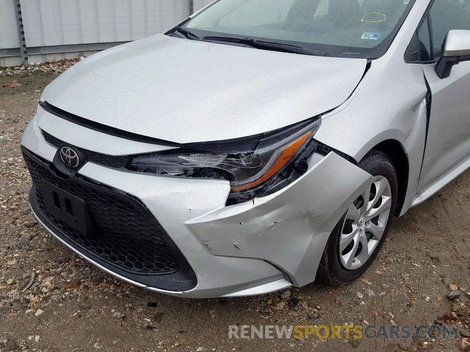 9 Photograph of a damaged car 5YFEPRAE3LP062339 TOYOTA COROLLA 2020