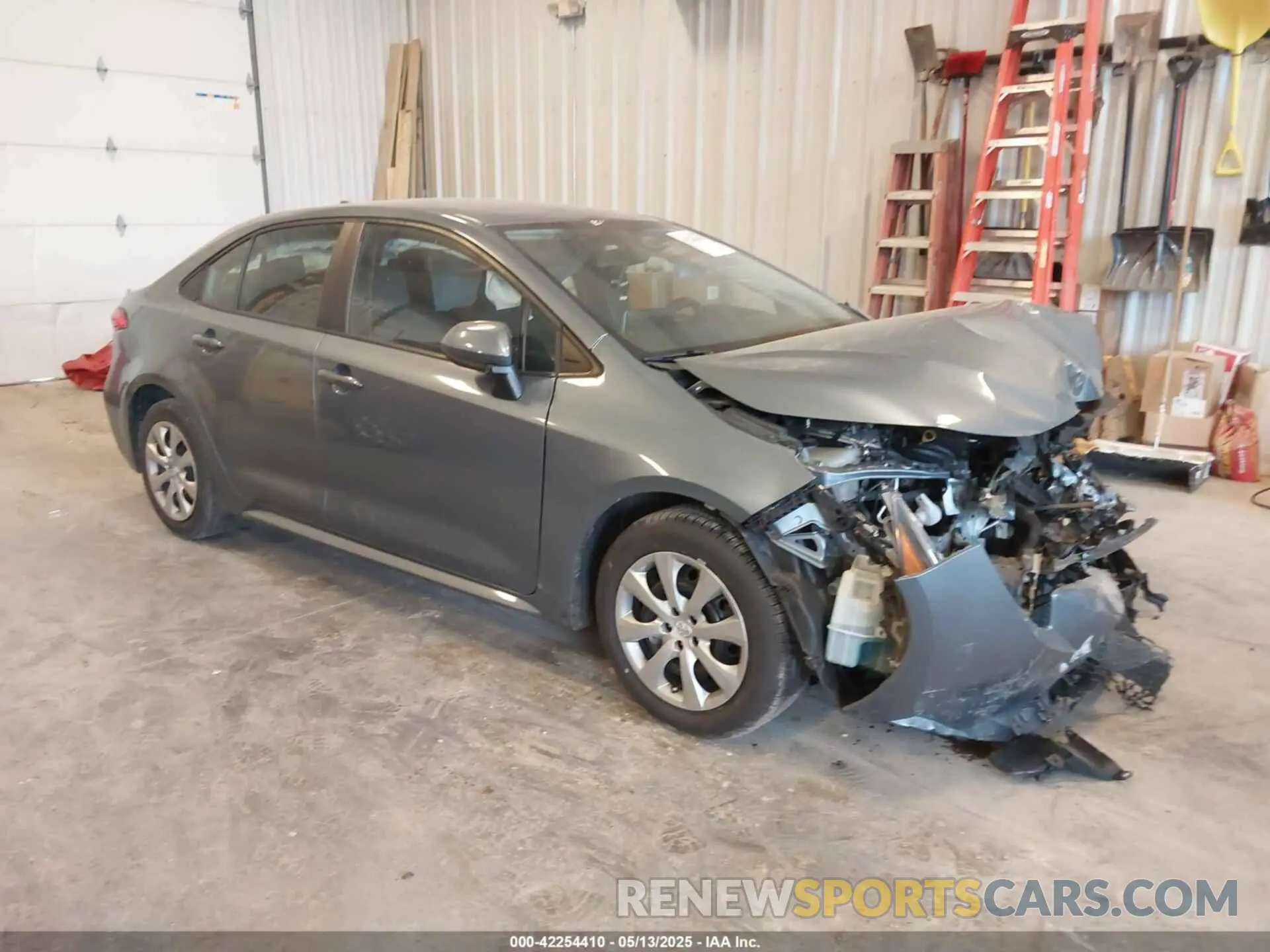 1 Photograph of a damaged car 5YFEPRAE3LP065225 TOYOTA COROLLA 2020
