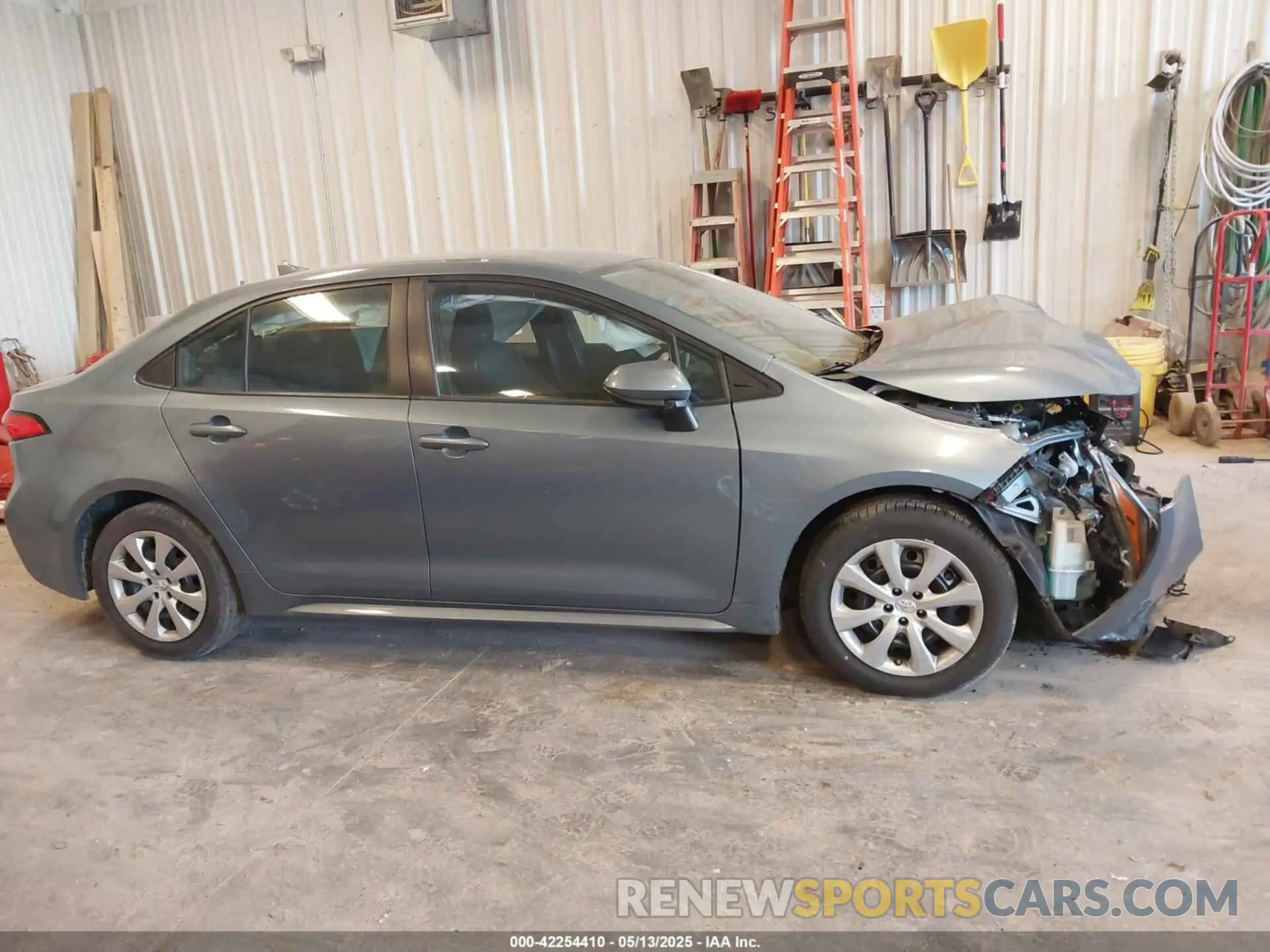 13 Photograph of a damaged car 5YFEPRAE3LP065225 TOYOTA COROLLA 2020