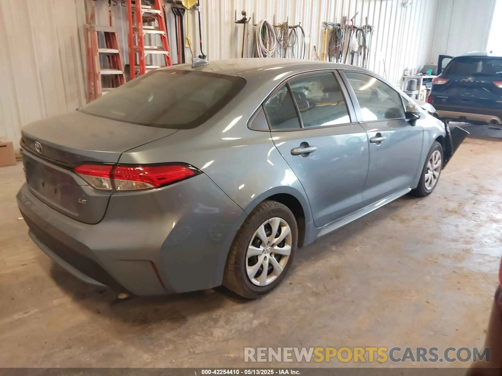 4 Photograph of a damaged car 5YFEPRAE3LP065225 TOYOTA COROLLA 2020