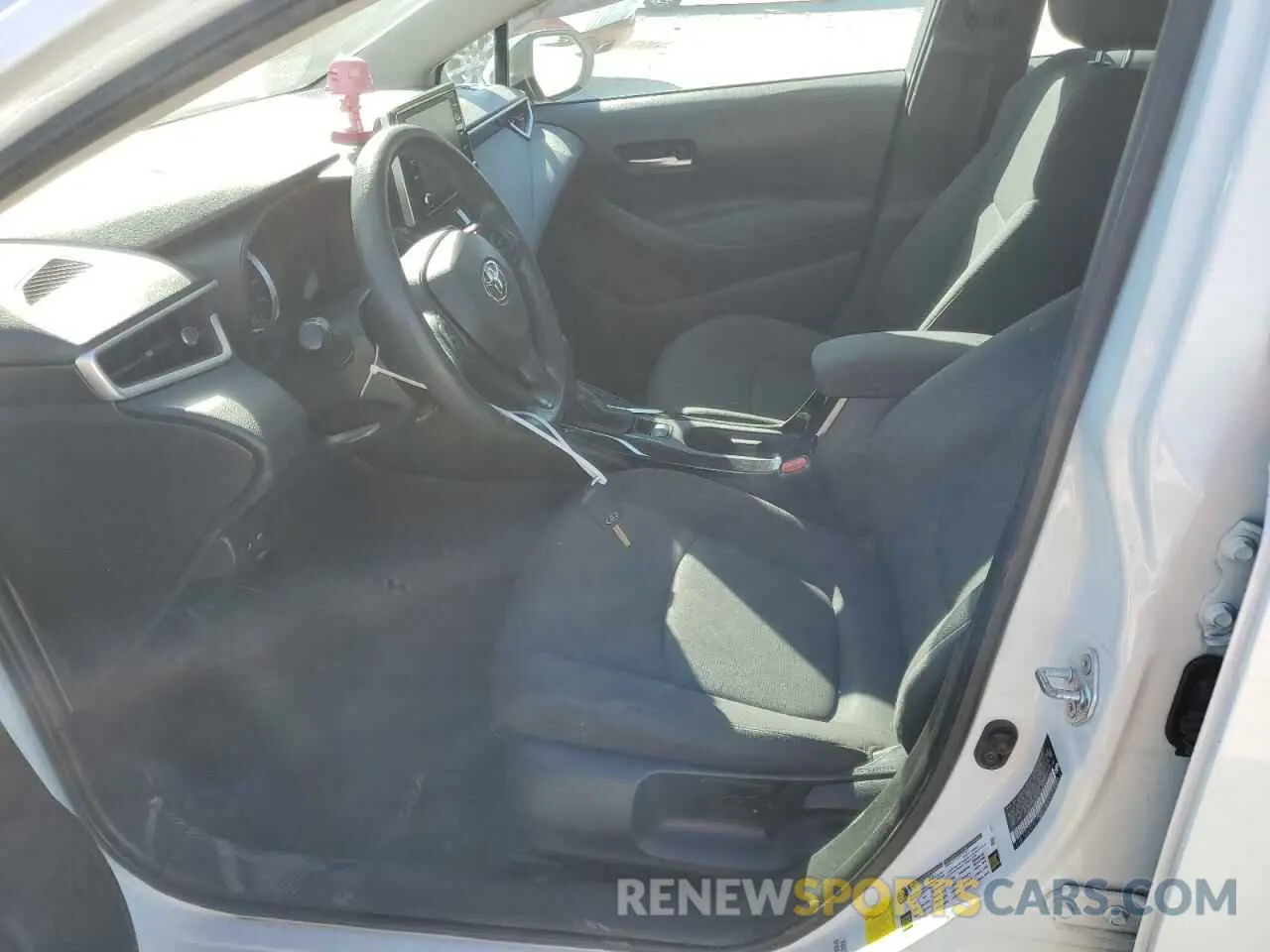 7 Photograph of a damaged car 5YFEPRAE3LP074409 TOYOTA COROLLA 2020