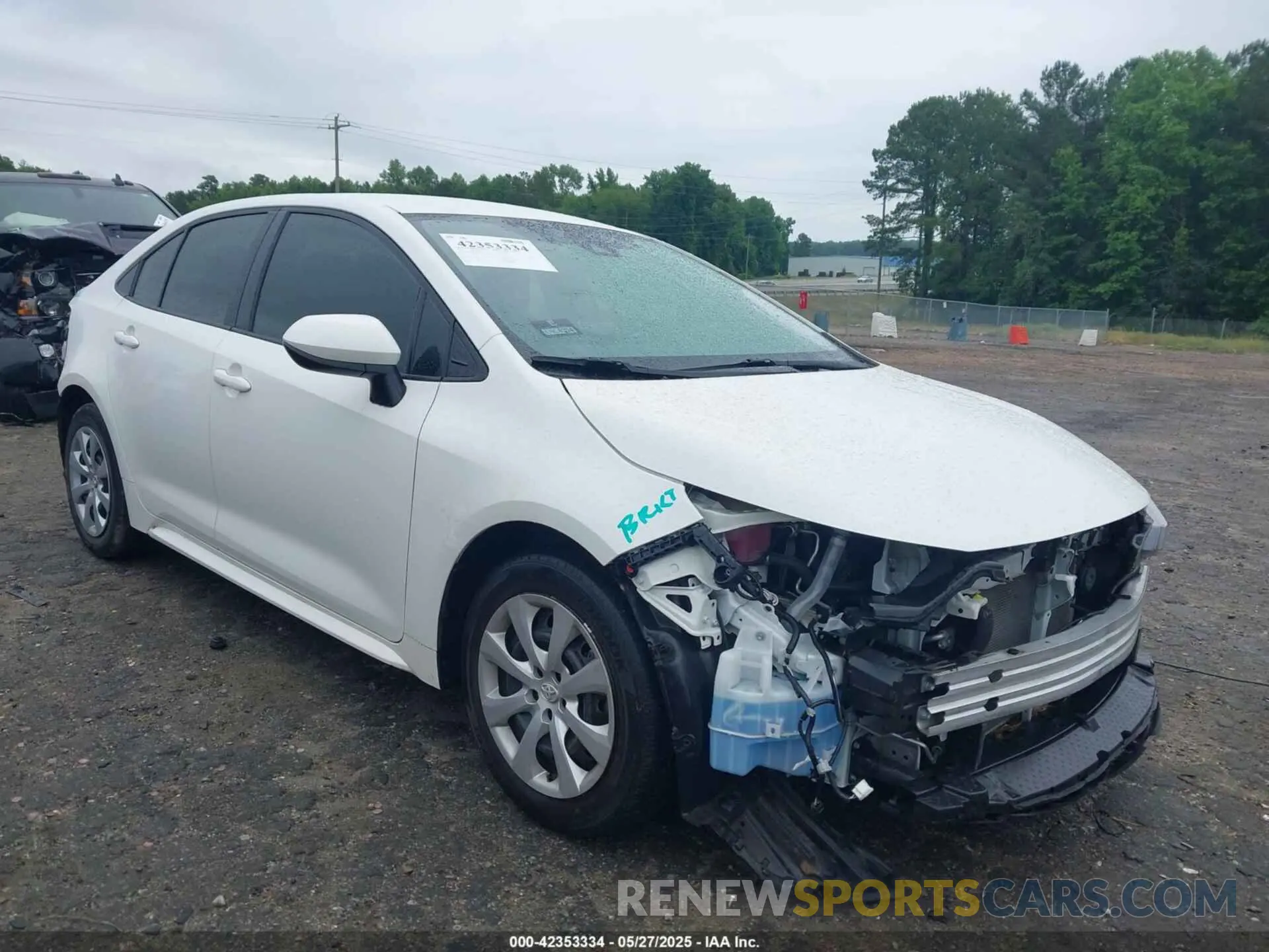 1 Photograph of a damaged car 5YFEPRAE3LP075222 TOYOTA COROLLA 2020