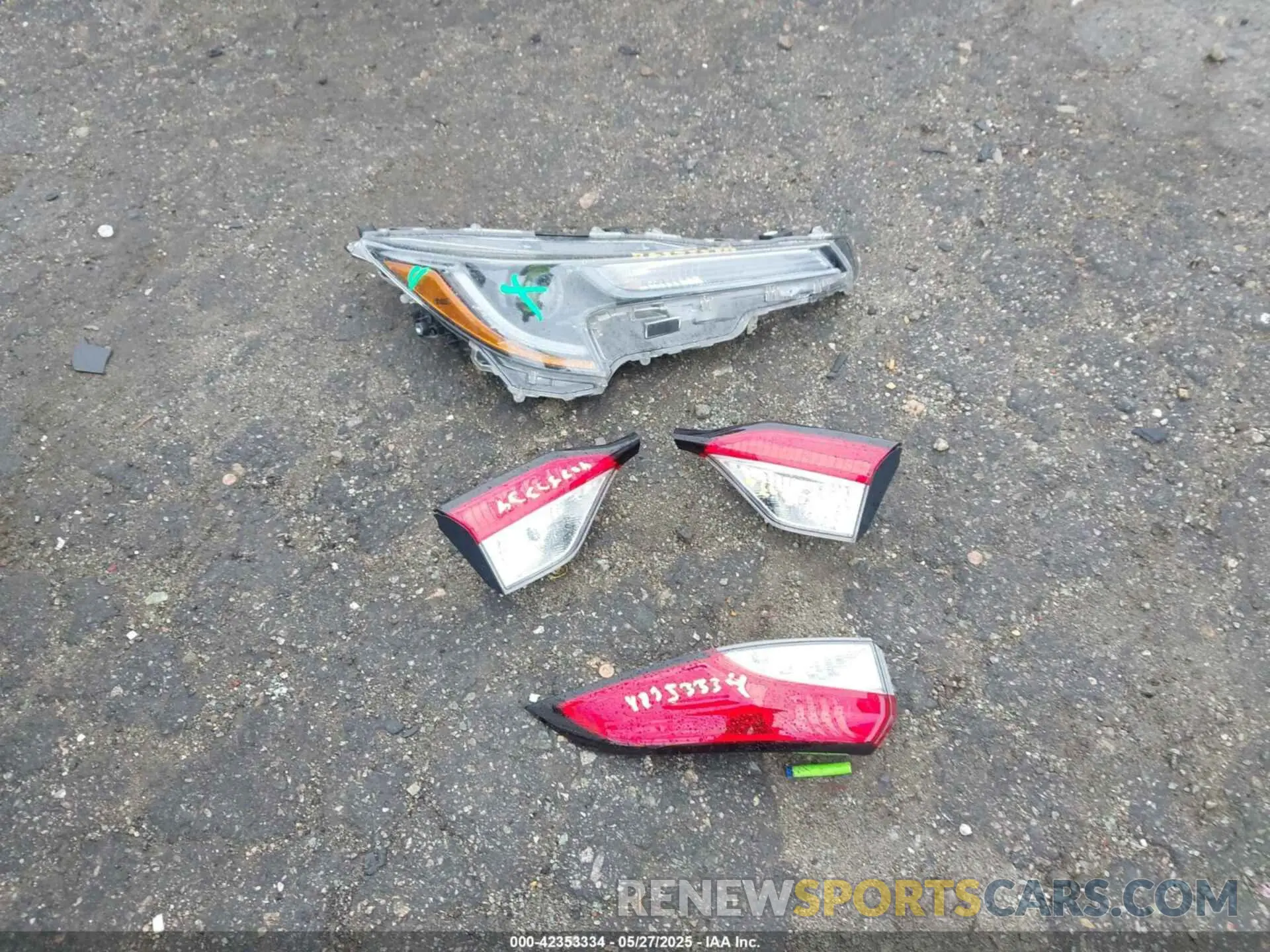12 Photograph of a damaged car 5YFEPRAE3LP075222 TOYOTA COROLLA 2020
